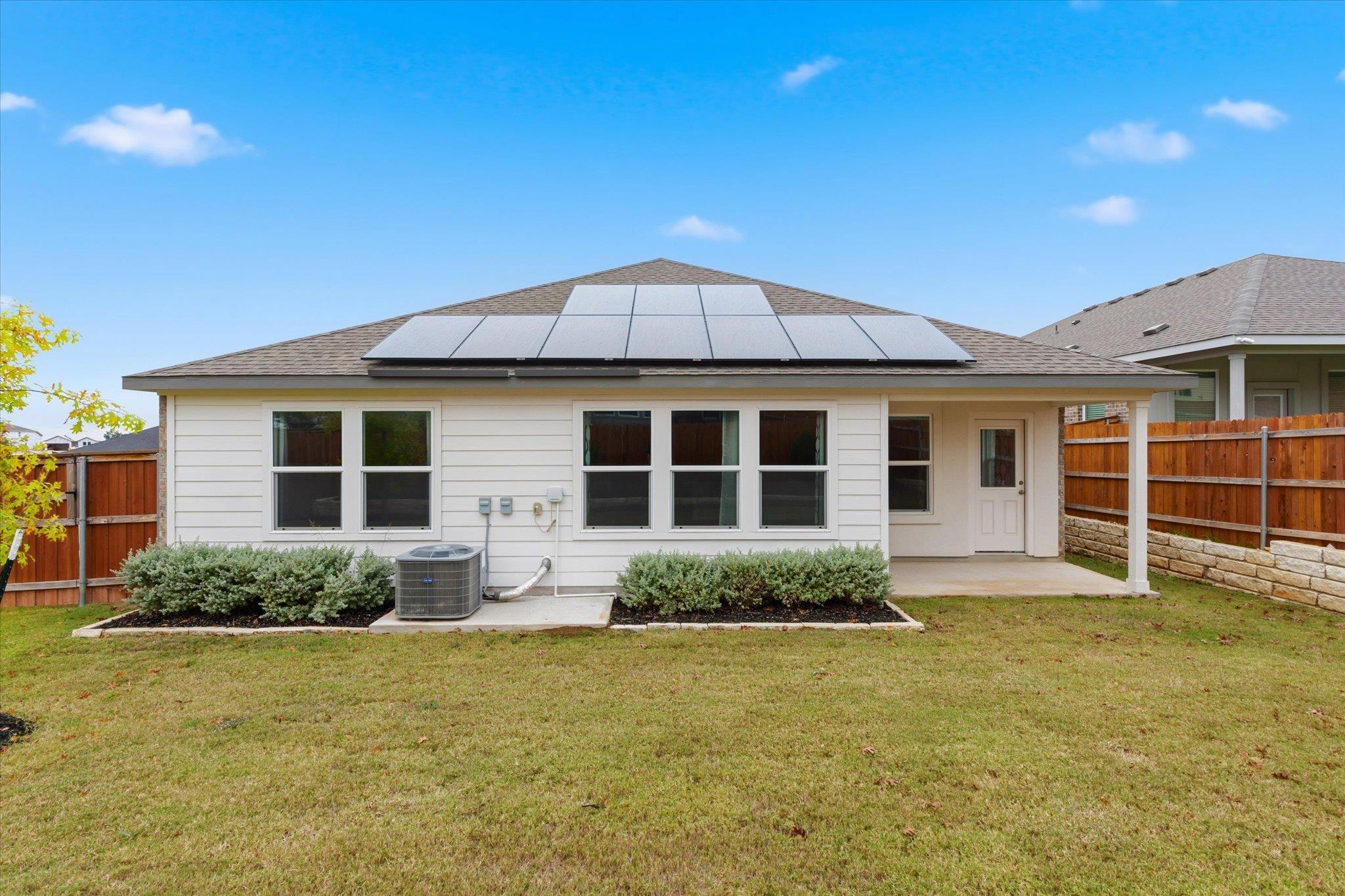 100 Greystone Ct, Marble Falls, TX 78654