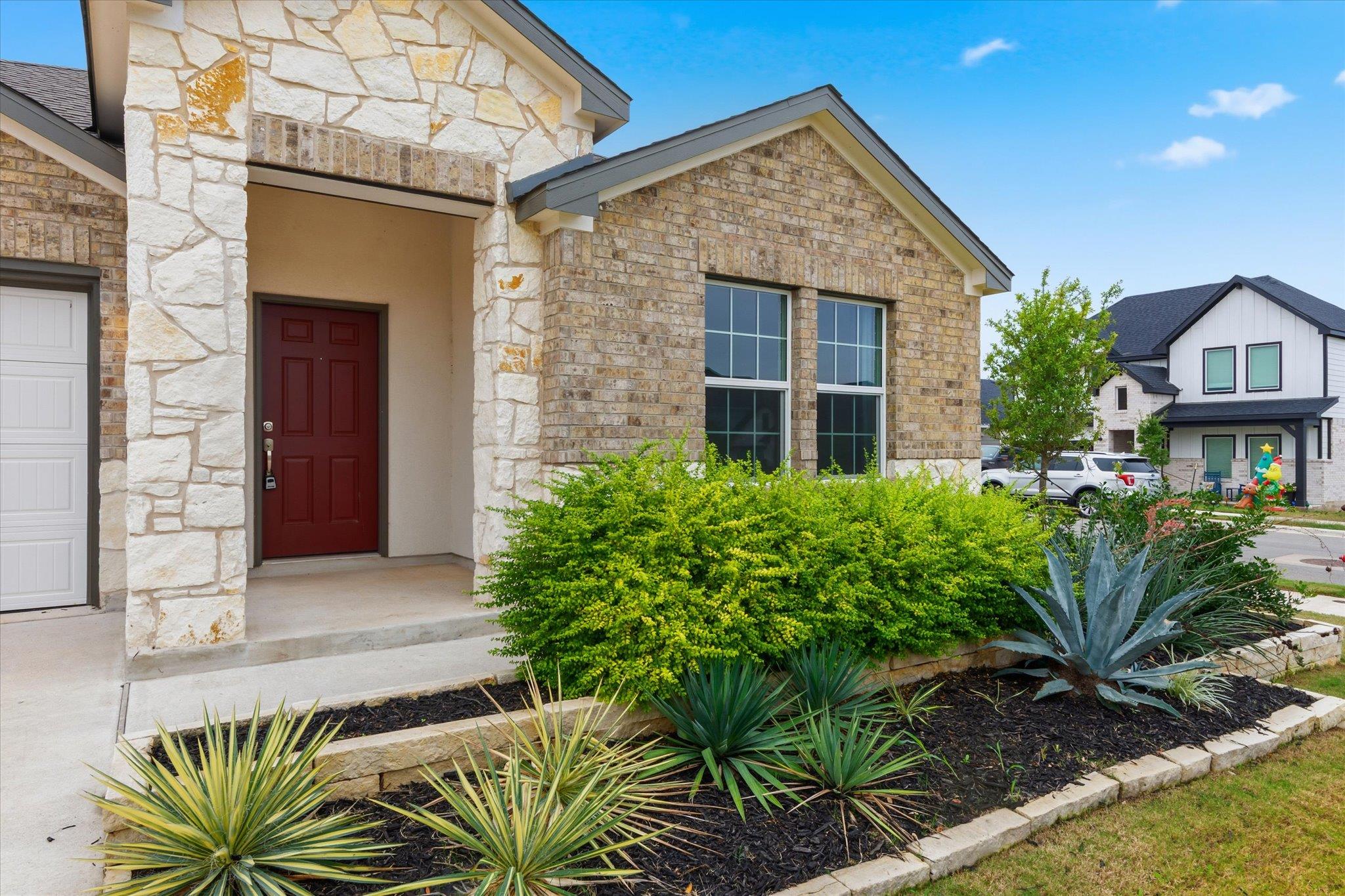 100 Greystone Ct, Marble Falls, TX 78654