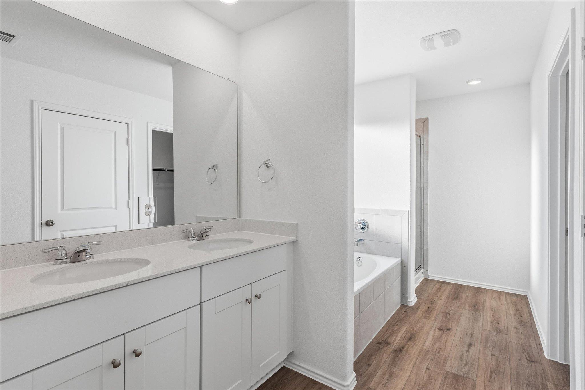 100 Greystone Ct, Marble Falls, TX 78654