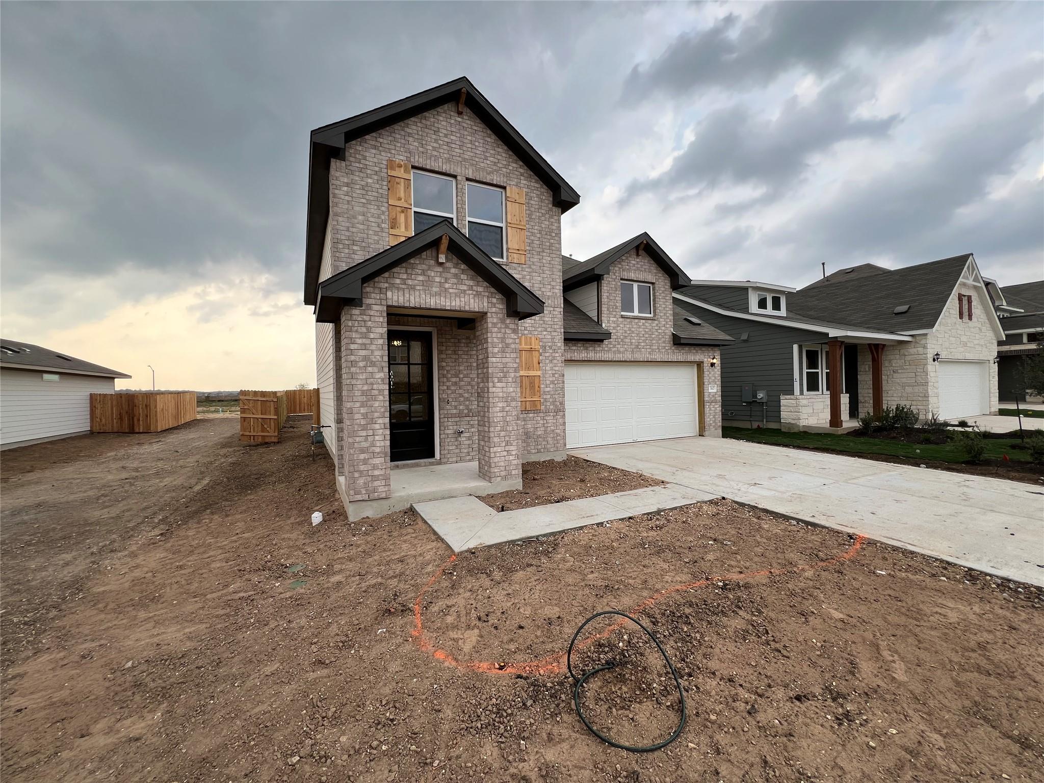 310 Willow Heights Dr, Hutto, TX 78634