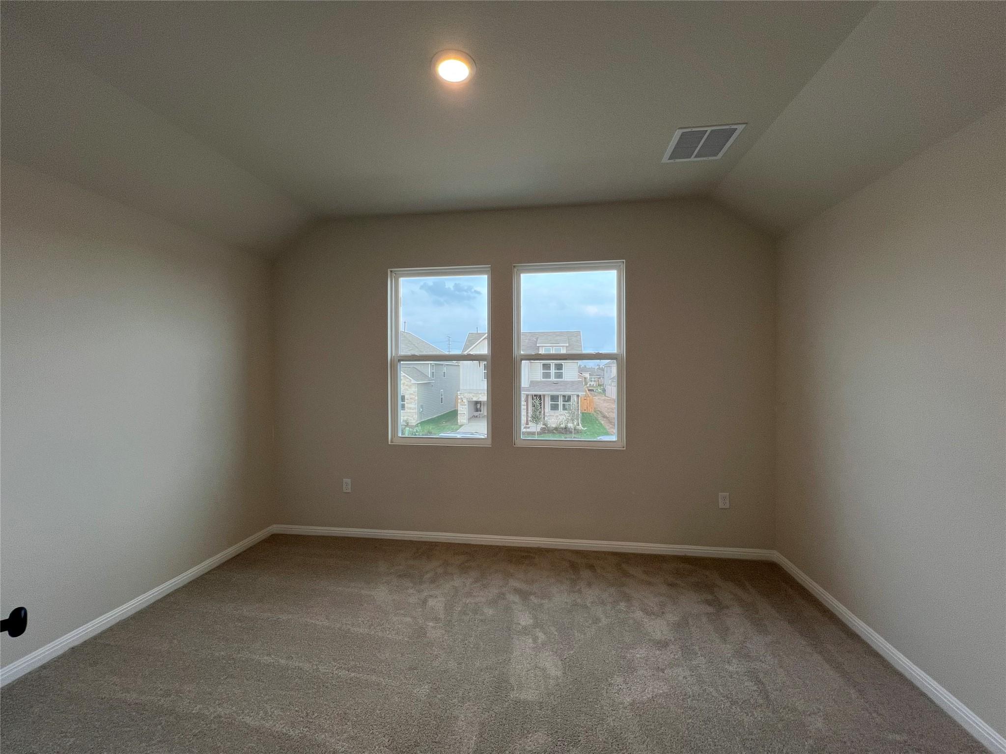 310 Willow Heights Dr, Hutto, TX 78634