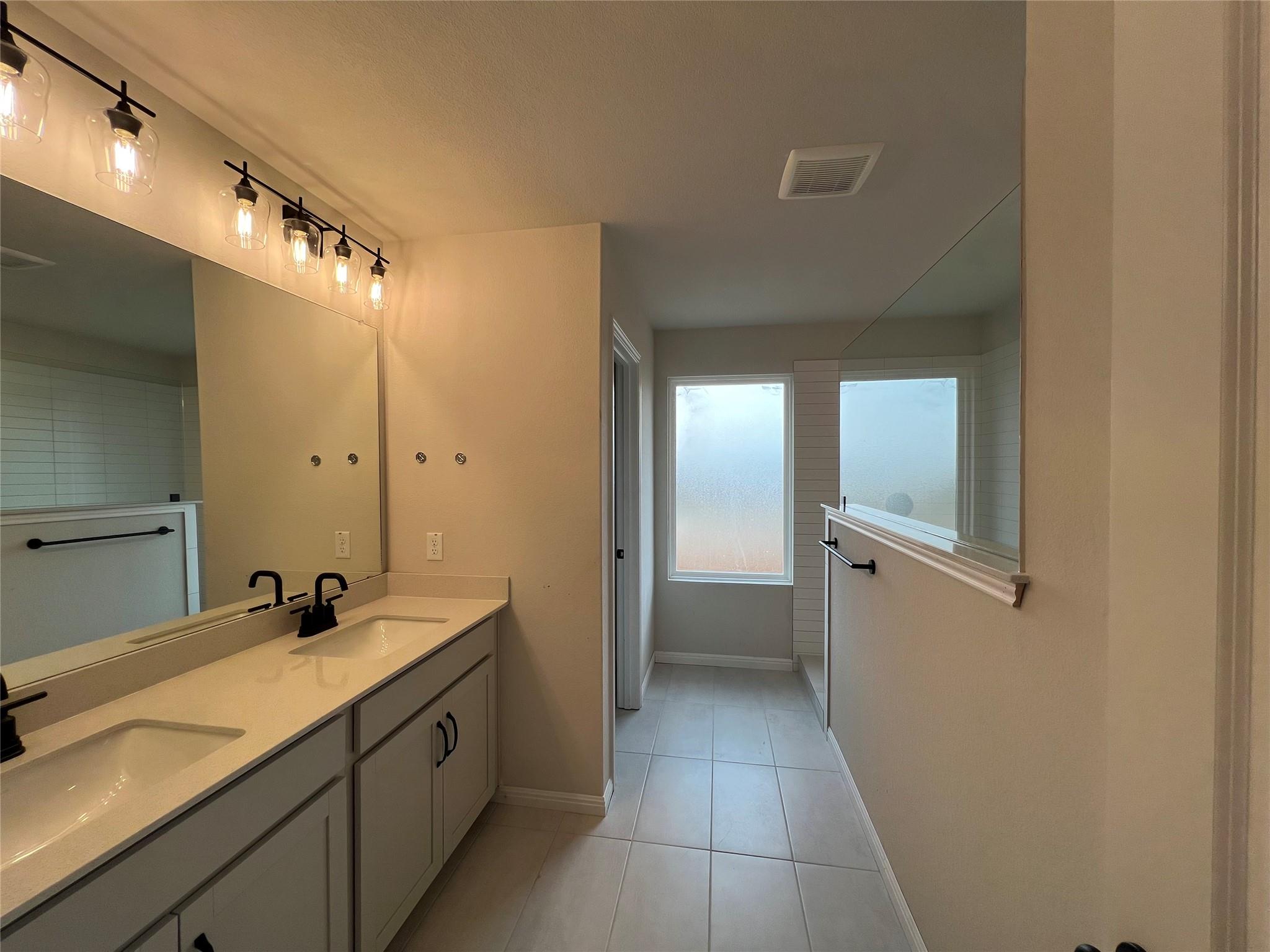 310 Willow Heights Dr, Hutto, TX 78634