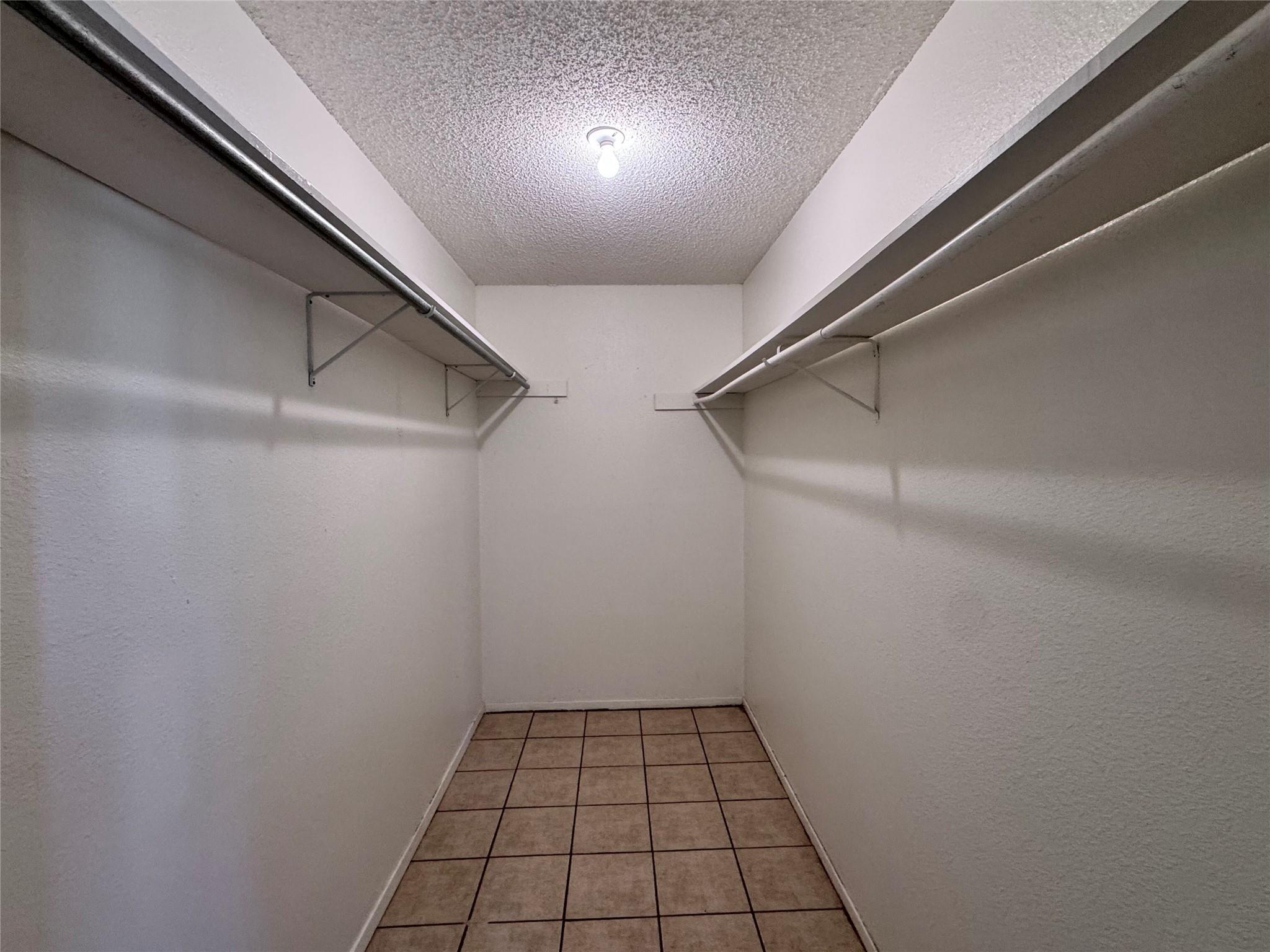 2711 Sunny Ln, Taylor, TX 76574