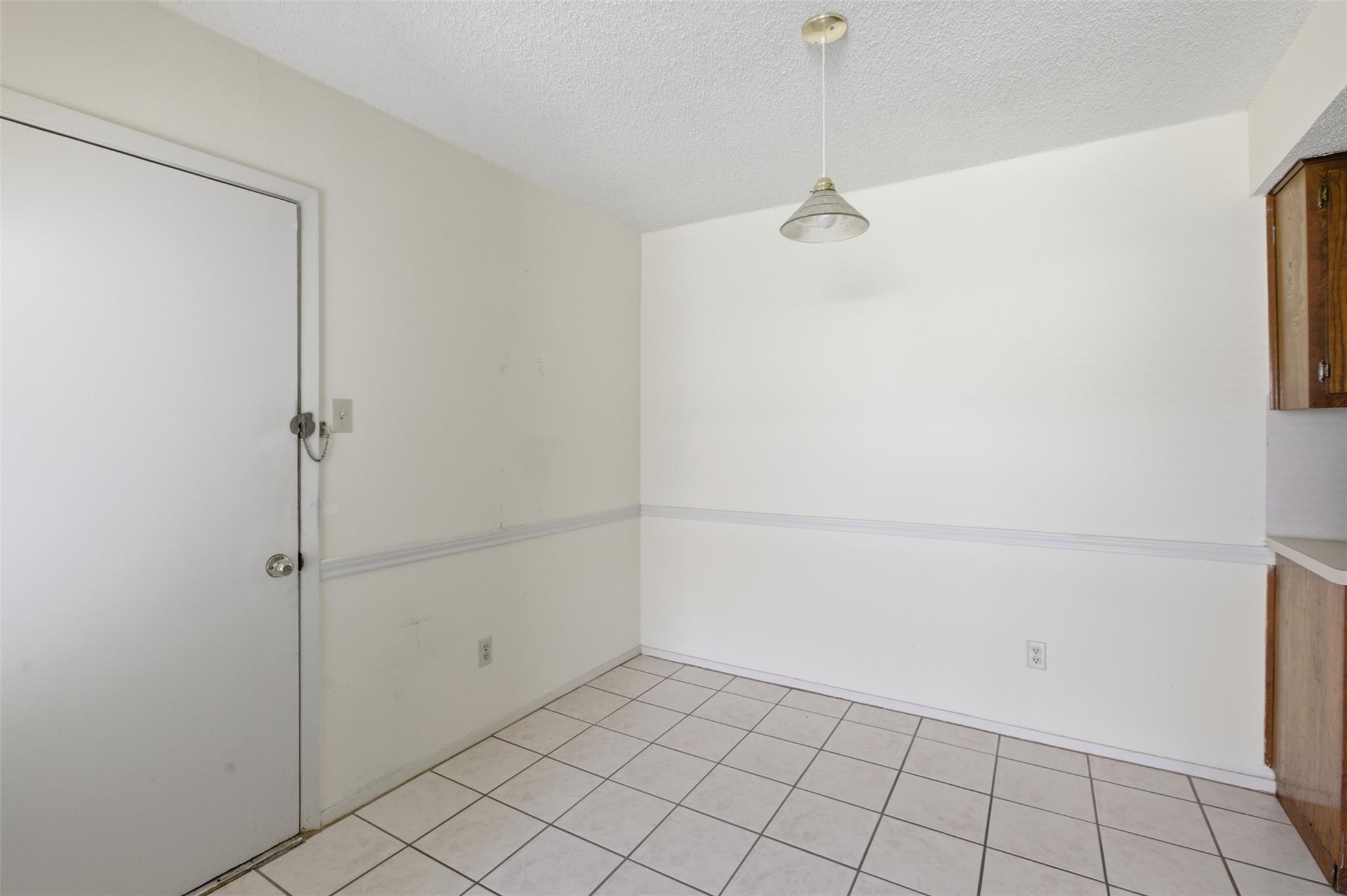 2711 Sunny Ln, Taylor, TX 76574