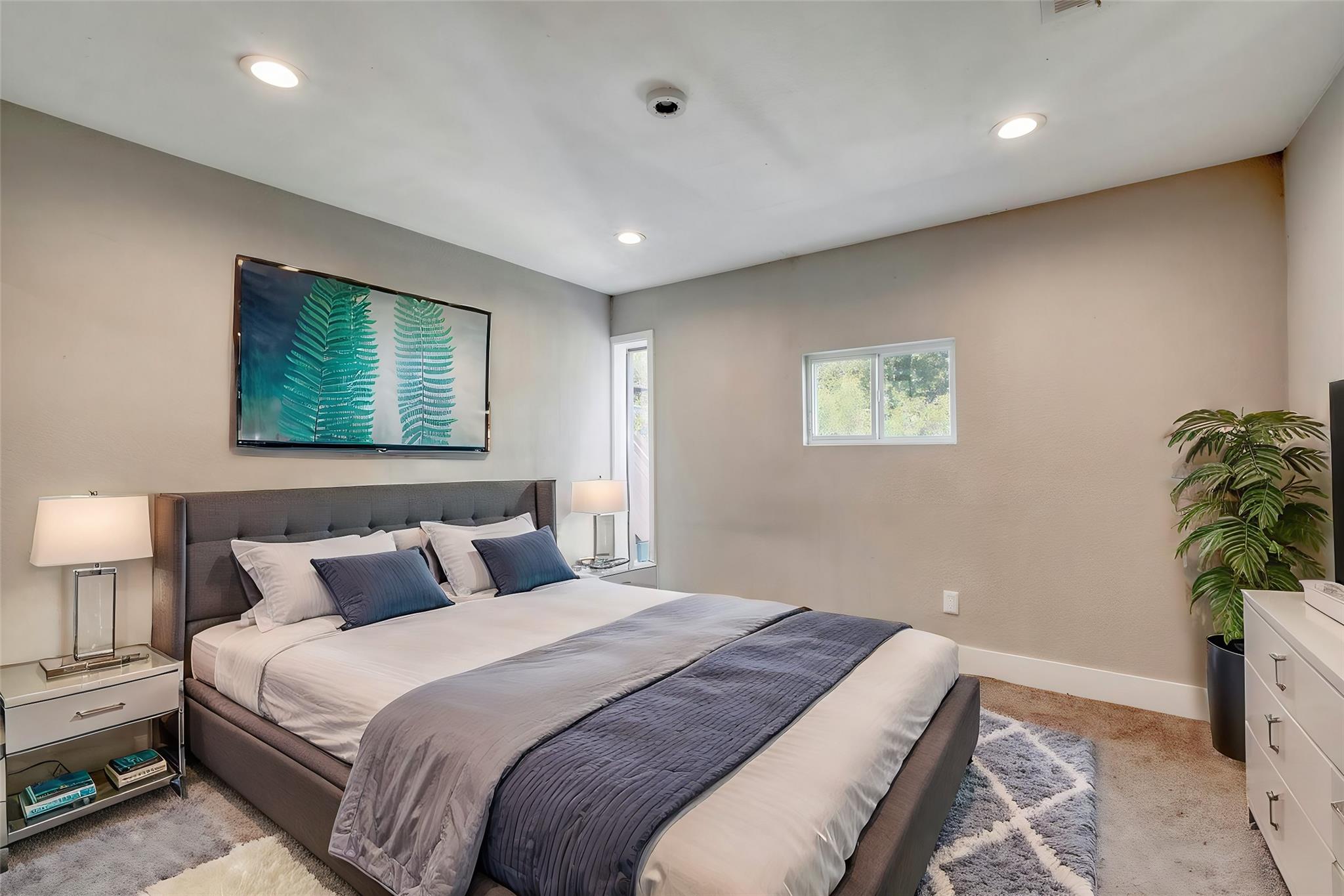 935 La Posada Dr # 212, Austin, TX 78752