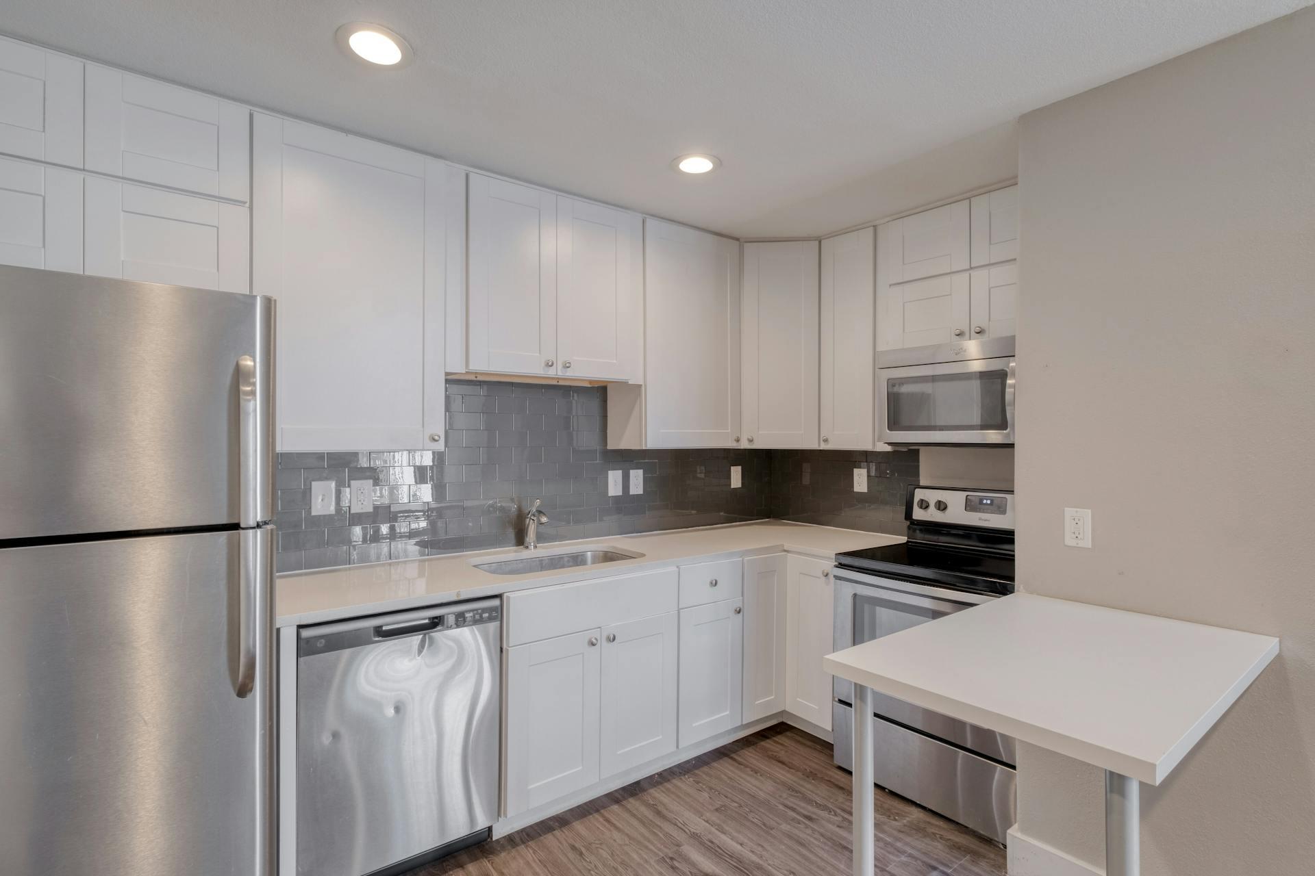 935 La Posada Dr # 212, Austin, TX 78752