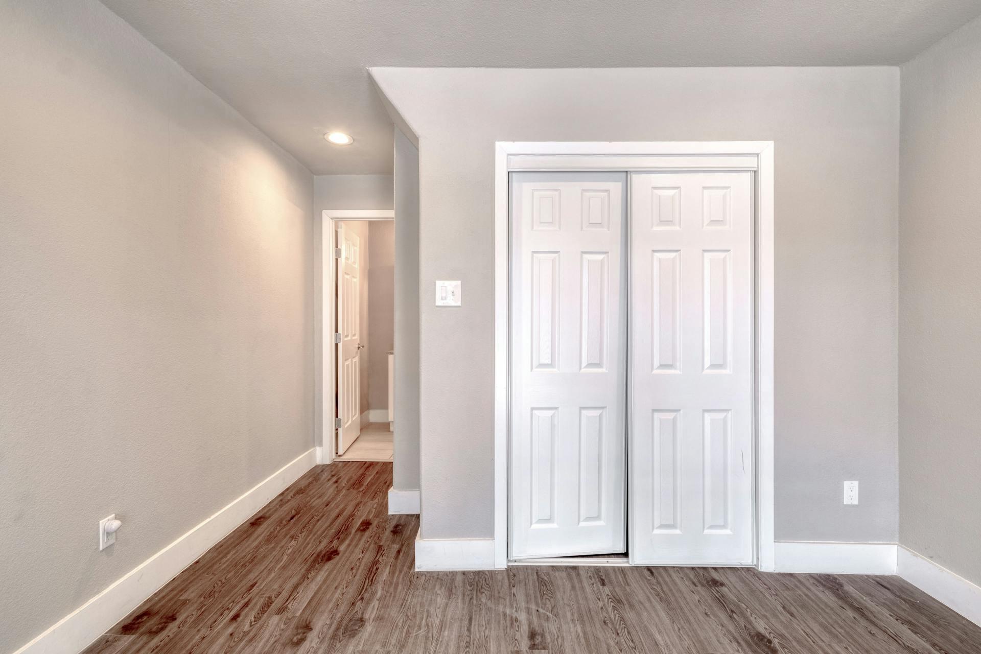 935 La Posada Dr # 212, Austin, TX 78752