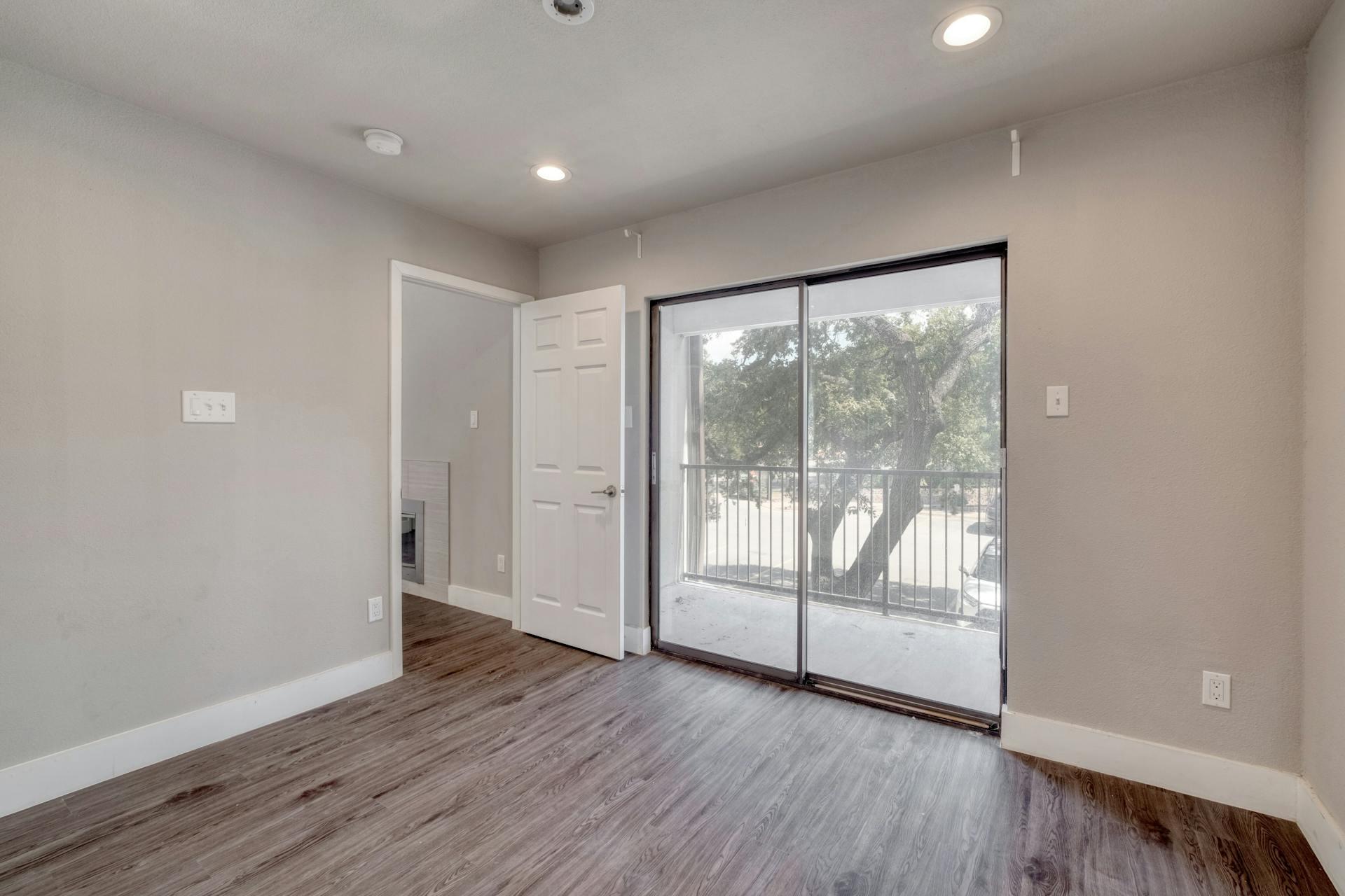 935 La Posada Dr # 212, Austin, TX 78752