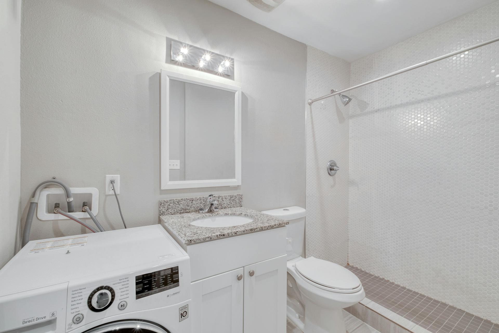 935 La Posada Dr # 212, Austin, TX 78752