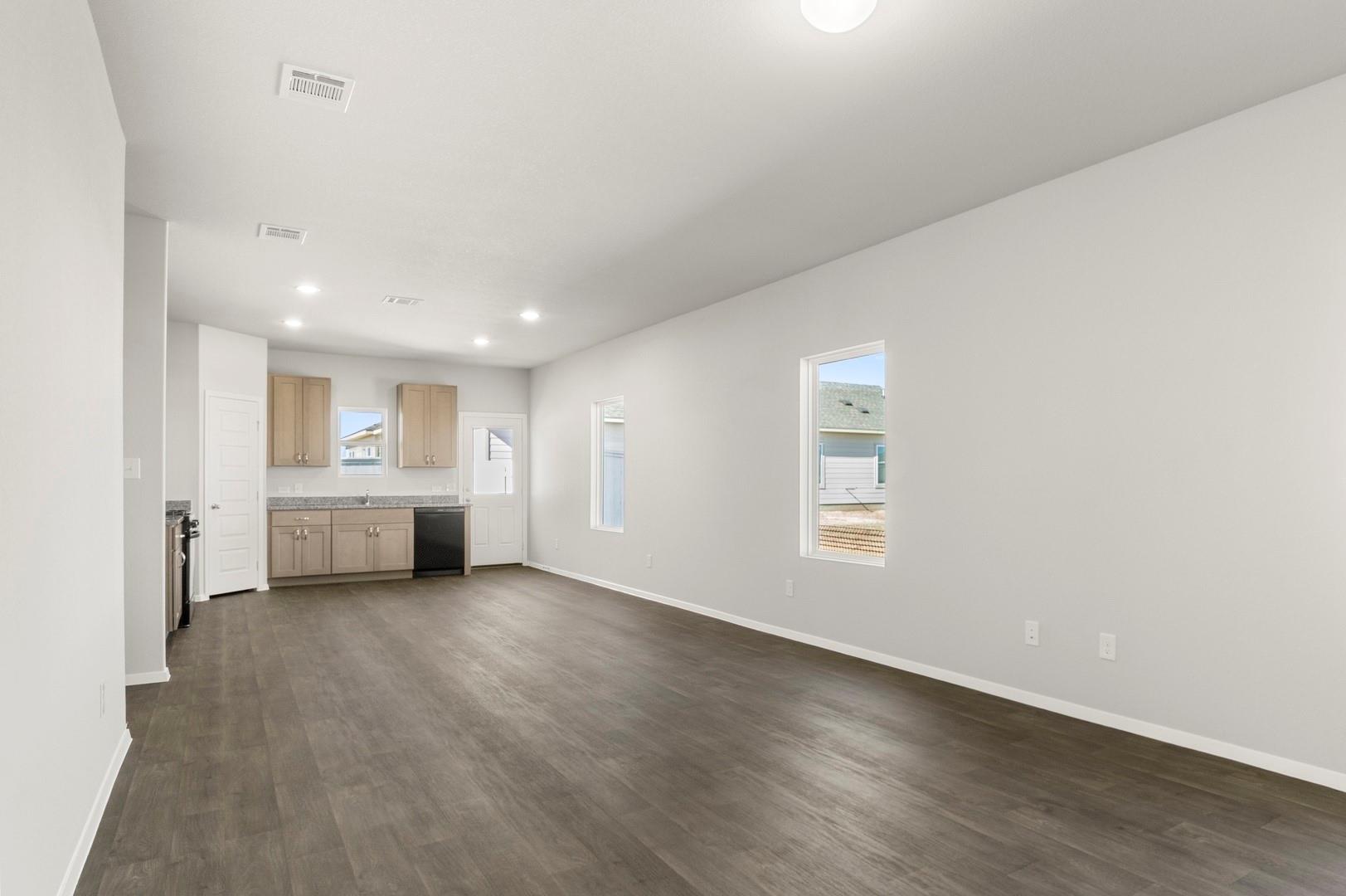 112 Bountiful Ln, Elgin, TX 78621