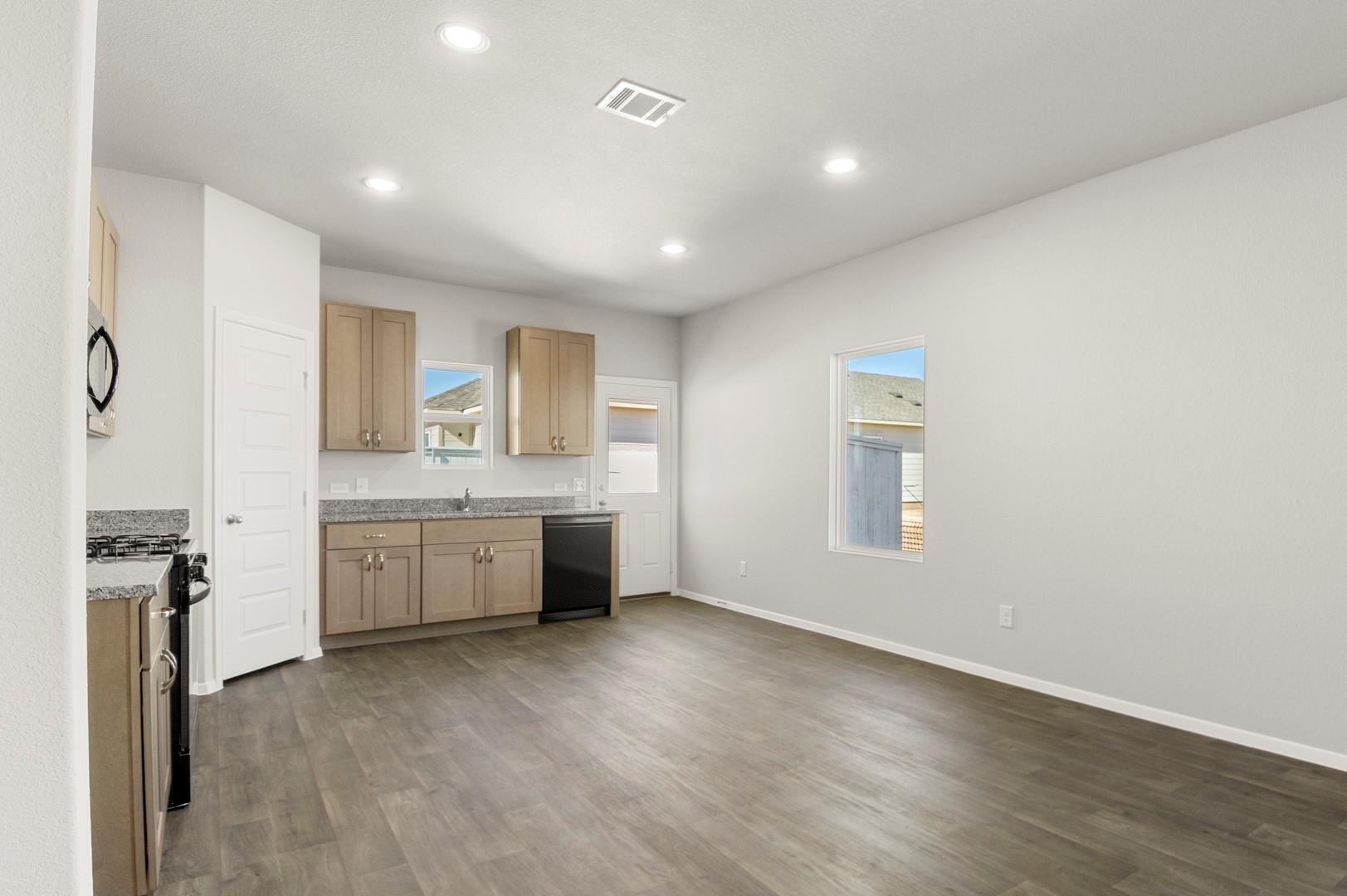 112 Bountiful Ln, Elgin, TX 78621