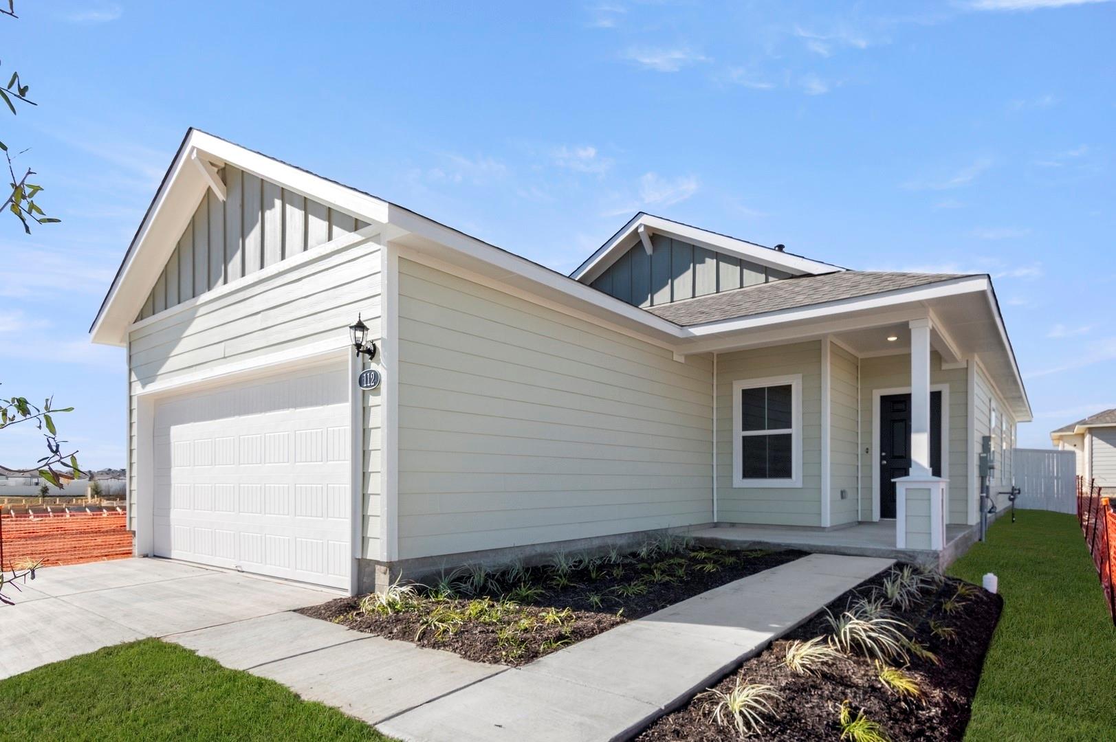 112 Bountiful Ln, Elgin, TX 78621