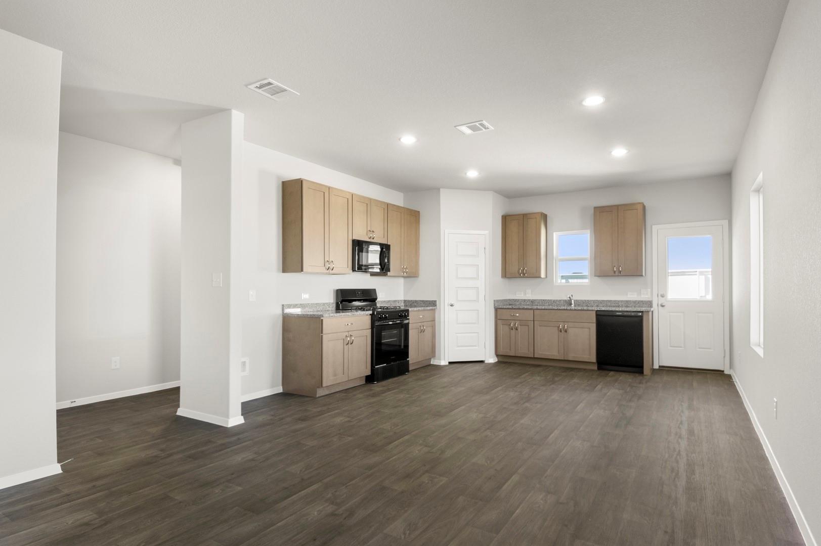 112 Bountiful Ln, Elgin, TX 78621