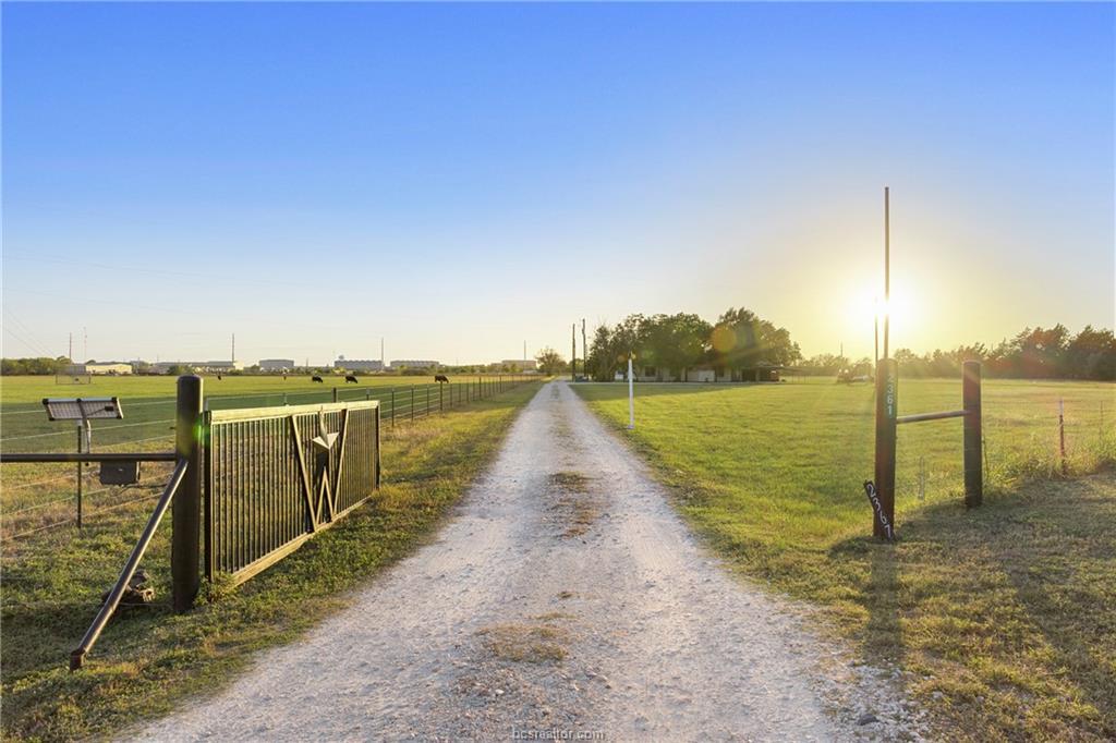 2361 Smetana Rd, Bryan, TX 77807
