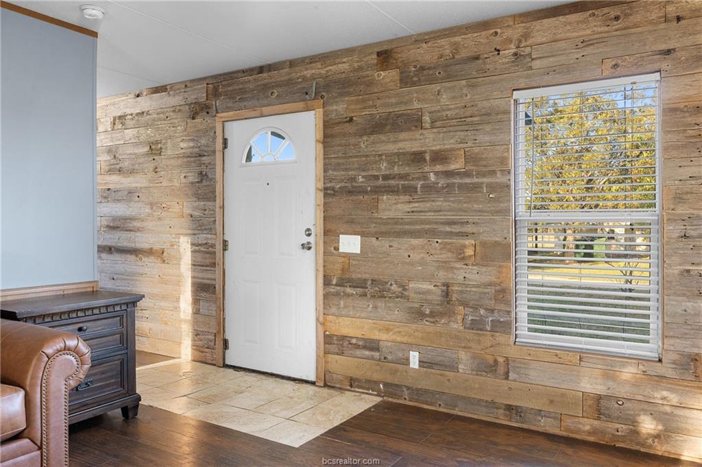 2361 Smetana Rd, Bryan, TX 77807