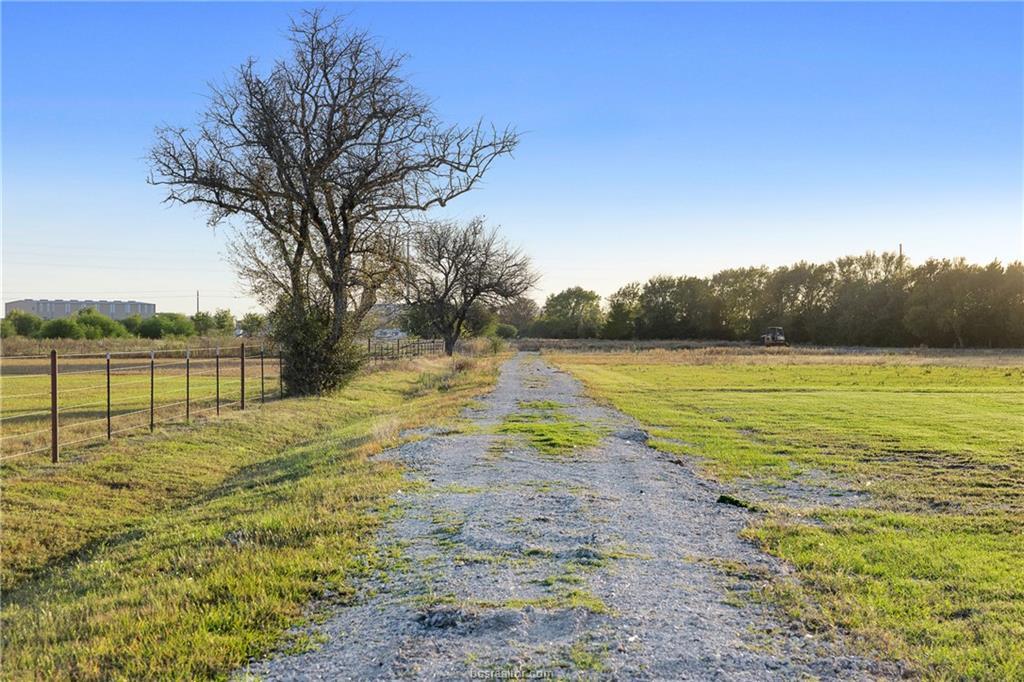 2361 Smetana Rd, Bryan, TX 77807