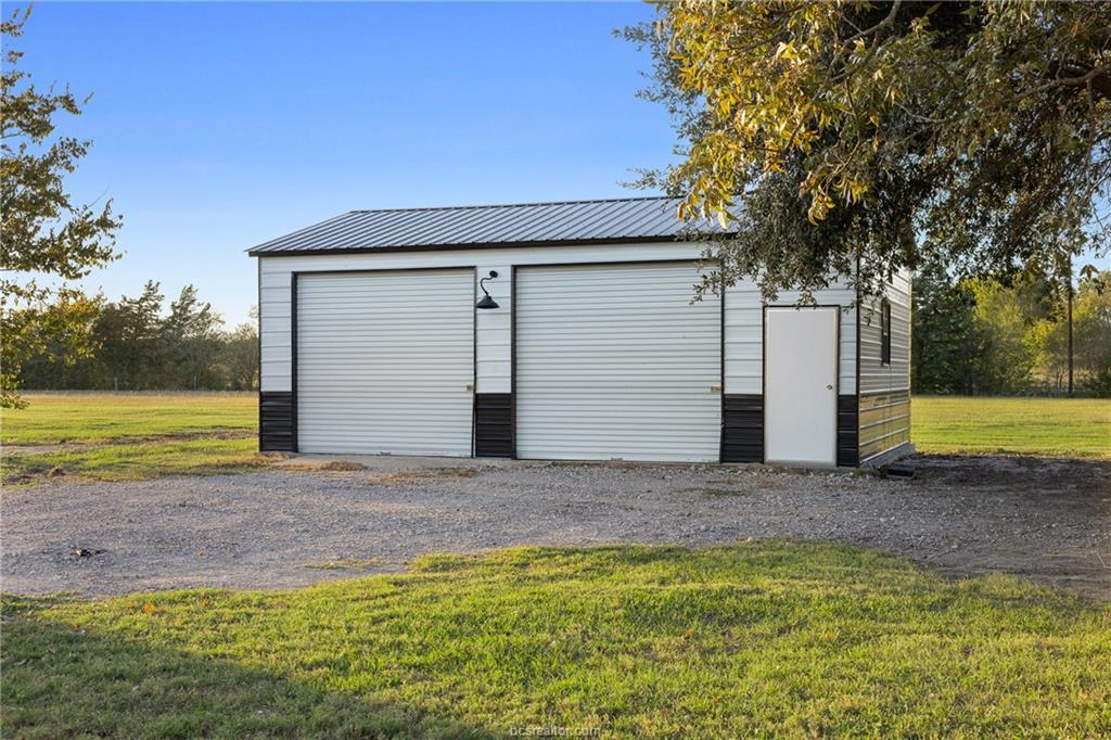 2361 Smetana Rd, Bryan, TX 77807