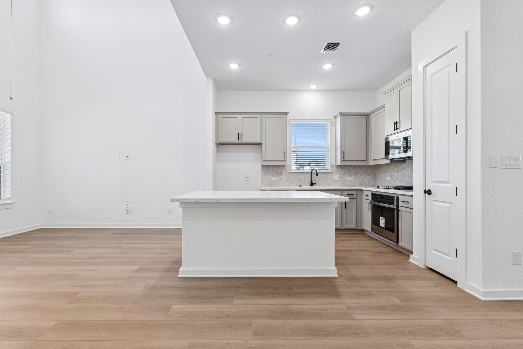 458 Bishop Wood Rd, Dripping Springs, TX 78620