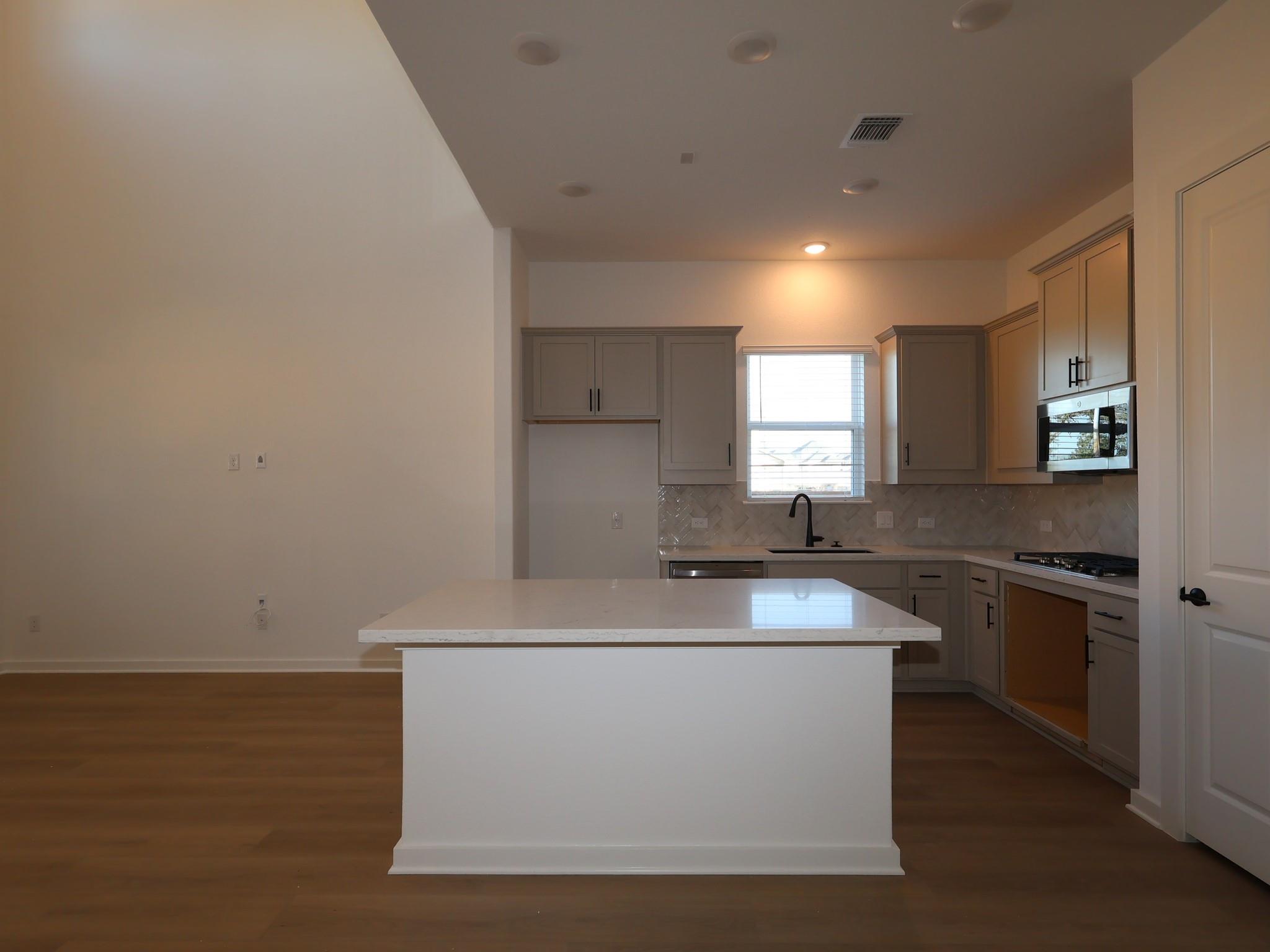 458 Bishop Wood Rd, Dripping Springs, TX 78620