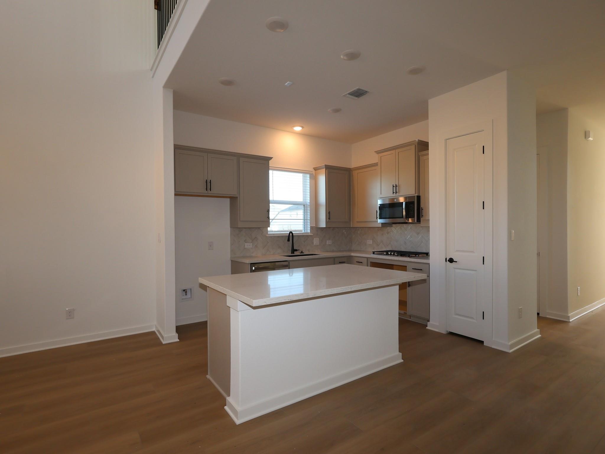 458 Bishop Wood Rd, Dripping Springs, TX 78620