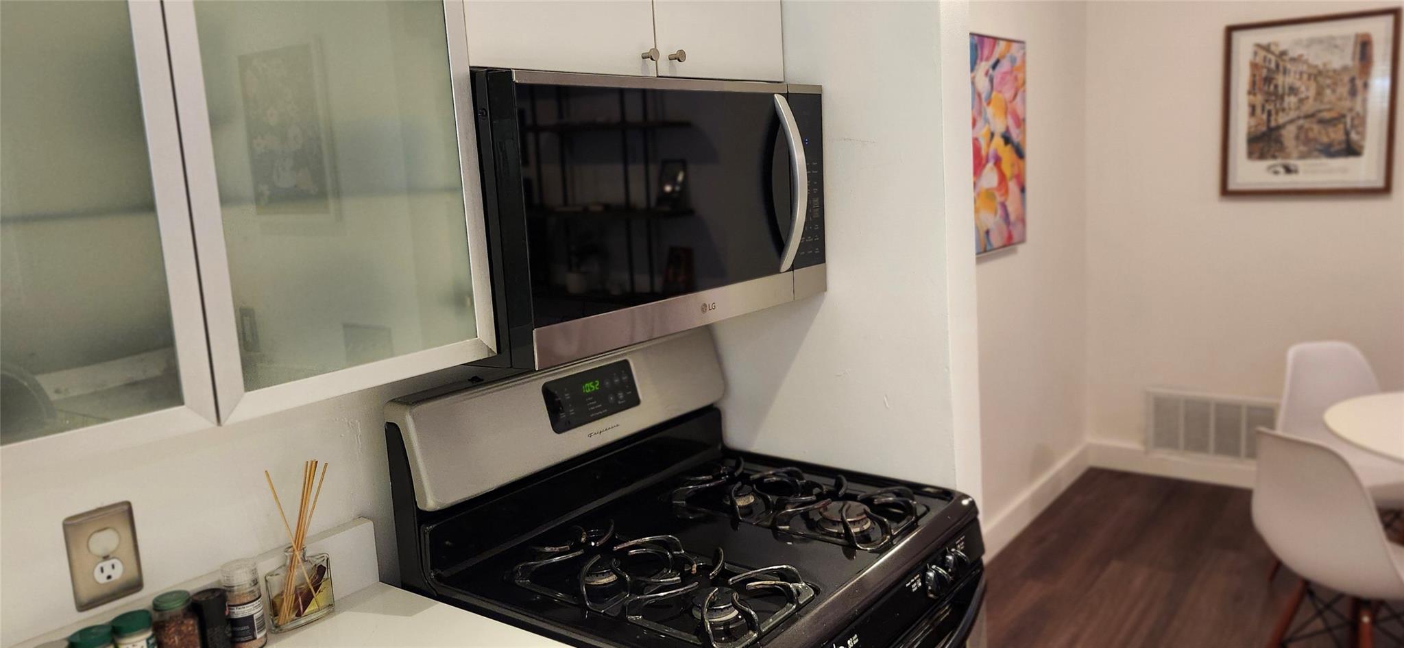 1240 Barton Hills Dr # 102, Austin, TX 78704