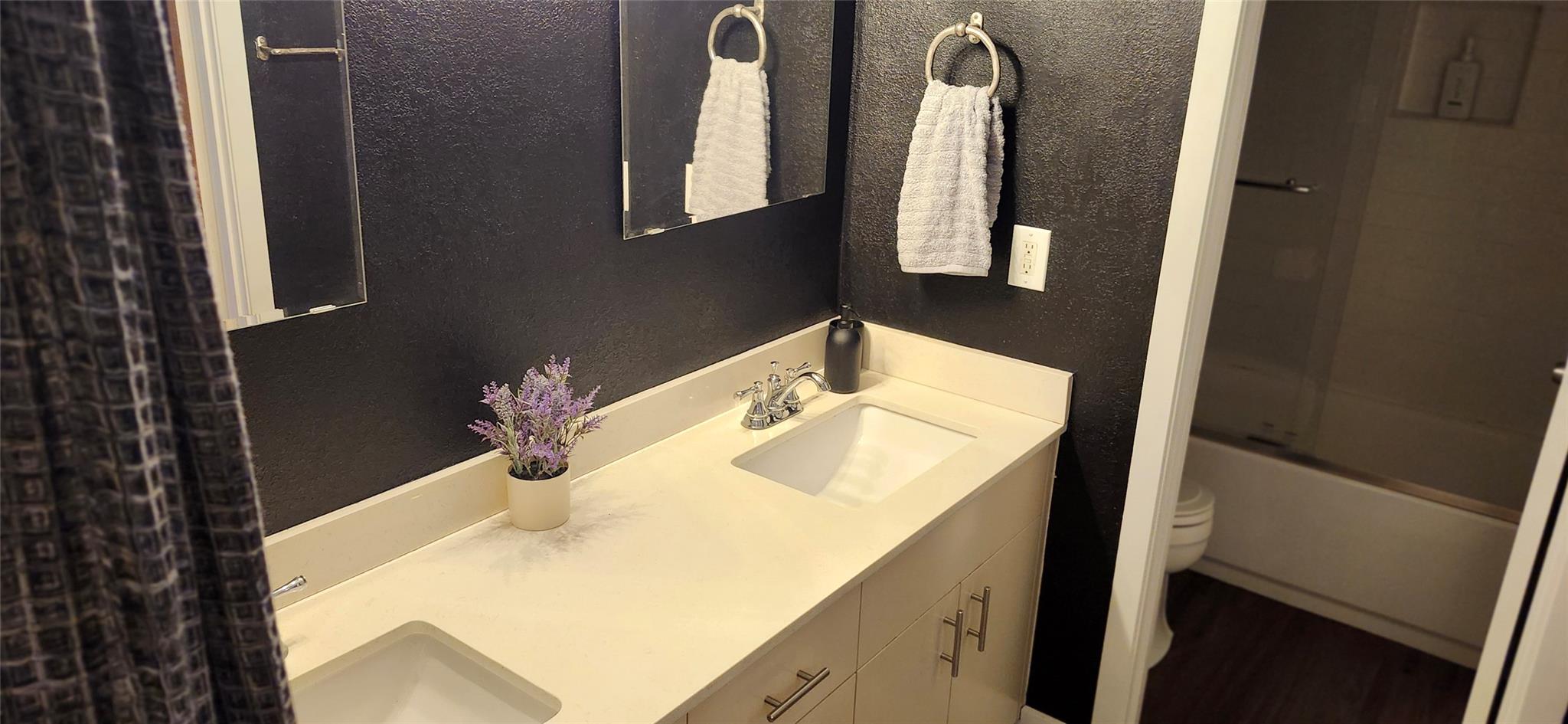 1240 Barton Hills Dr # 102, Austin, TX 78704