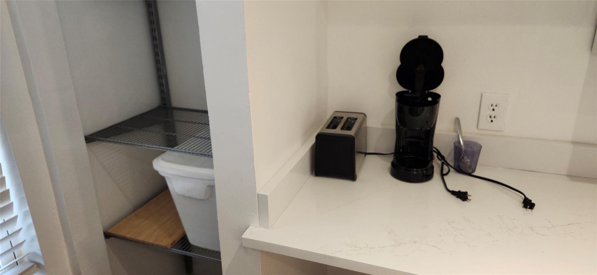 1240 Barton Hills Dr # 102, Austin, TX 78704