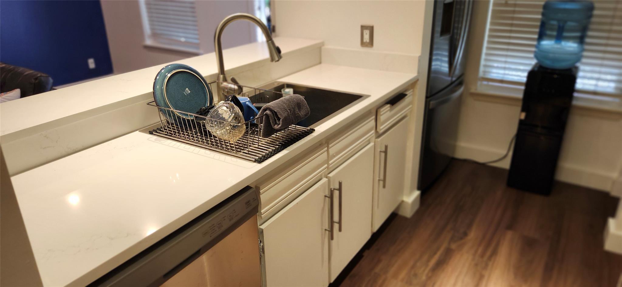 1240 Barton Hills Dr # 102, Austin, TX 78704