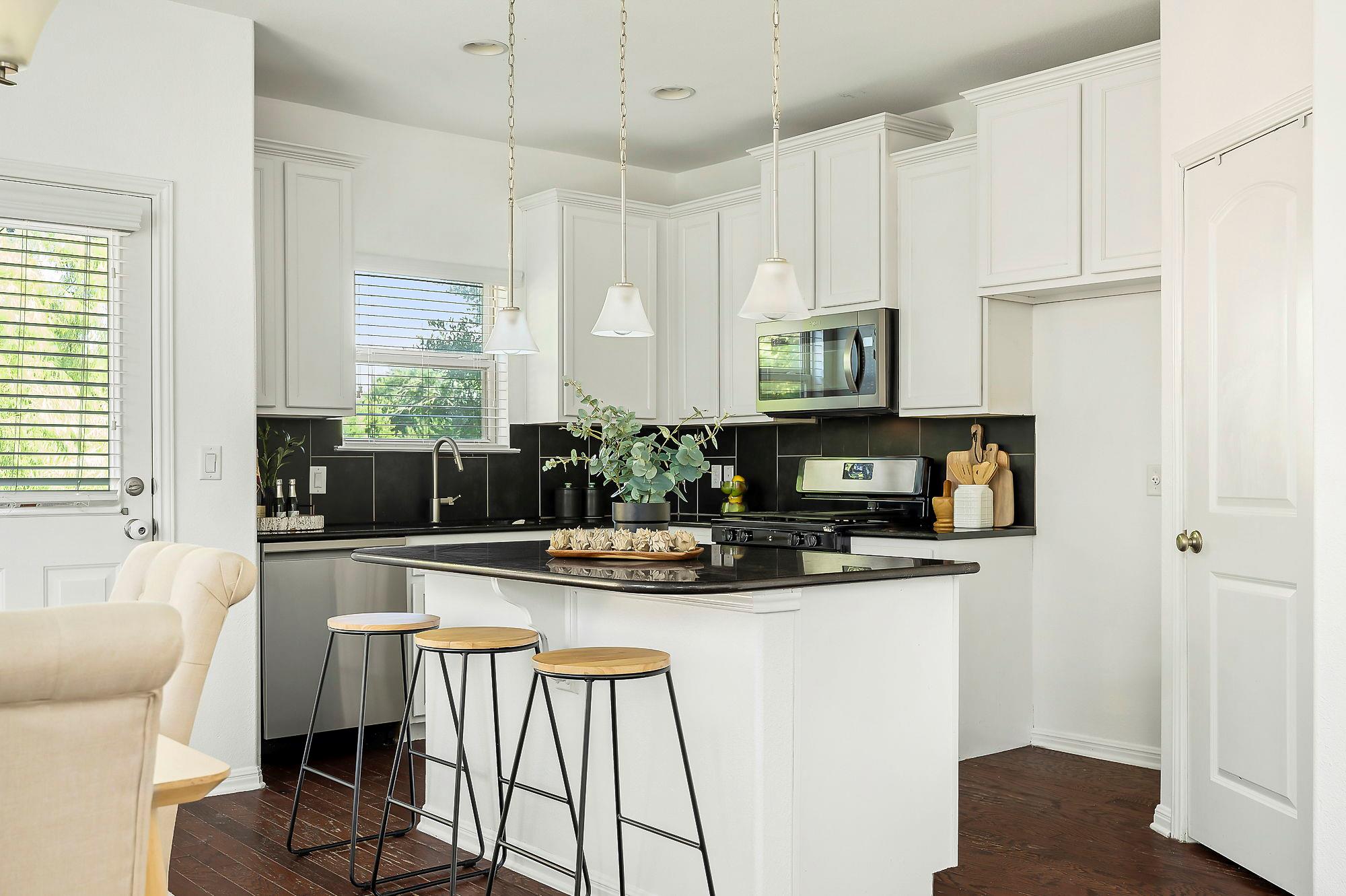 800 Totis Rd, Austin, TX 78748