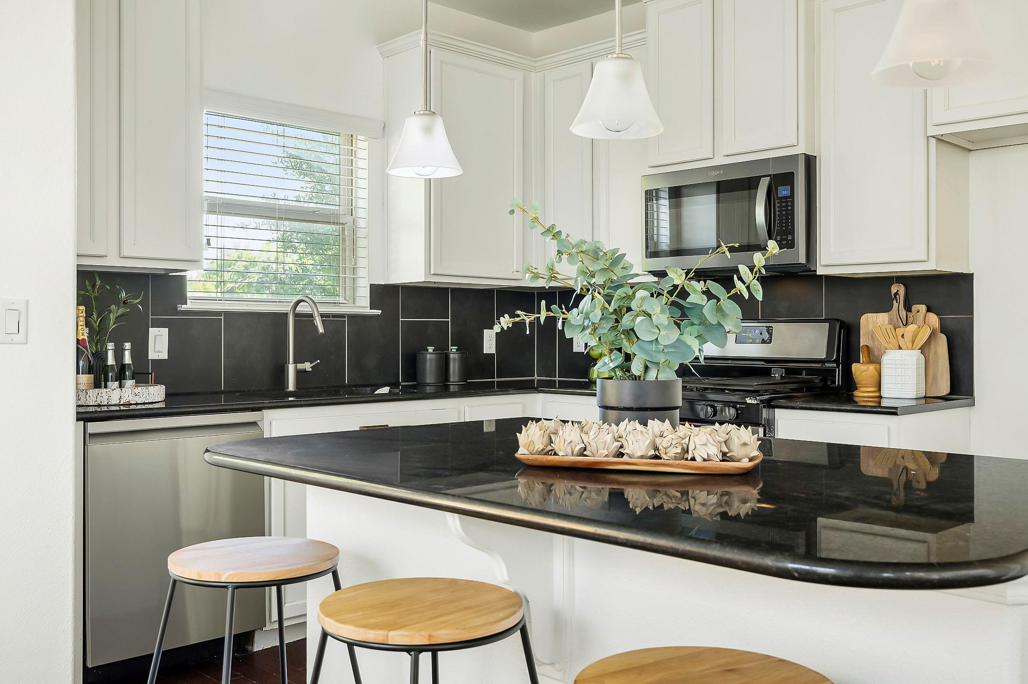 800 Totis Rd, Austin, TX 78748