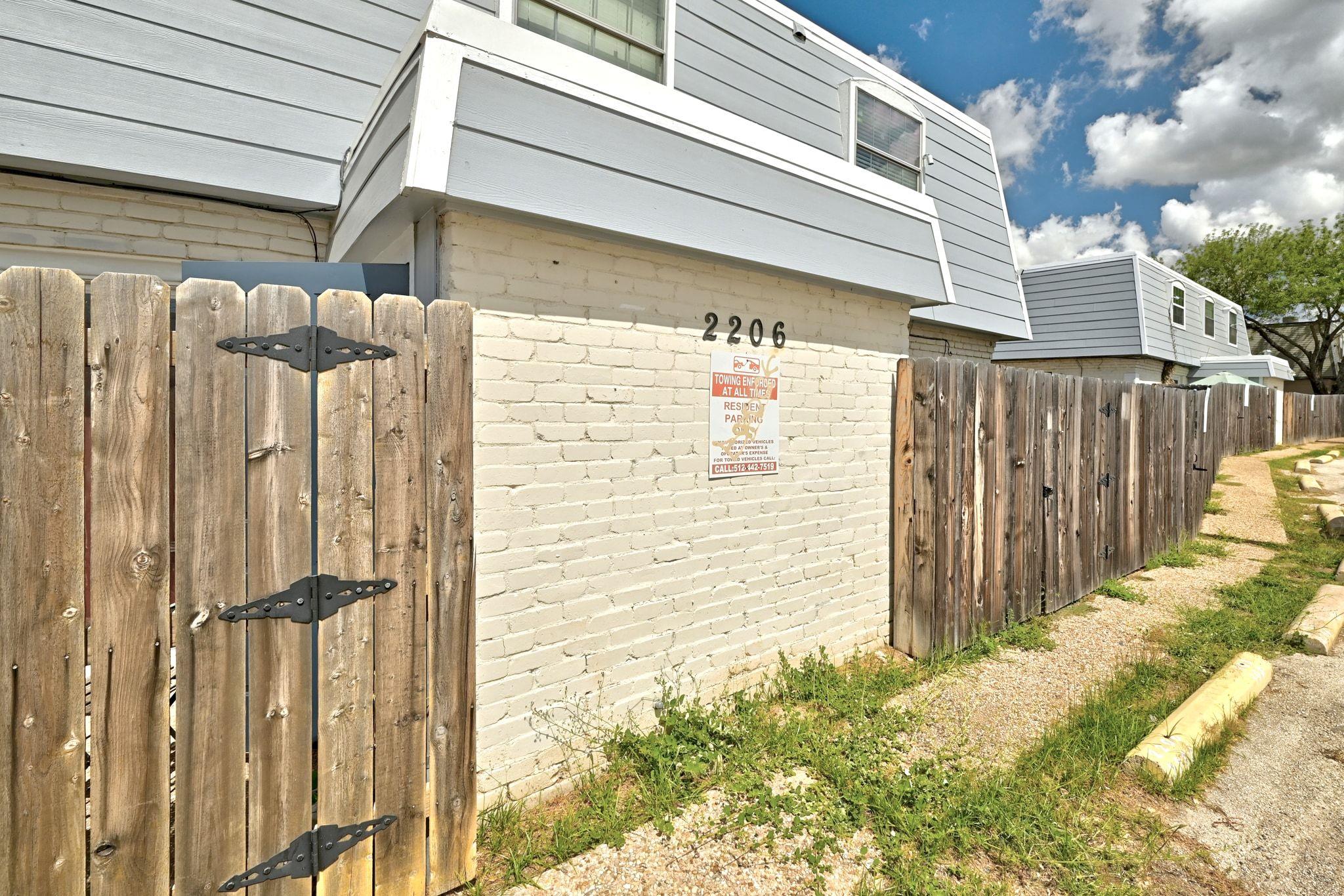 2208 Mission Hill Cir # 103, Austin, TX 78741