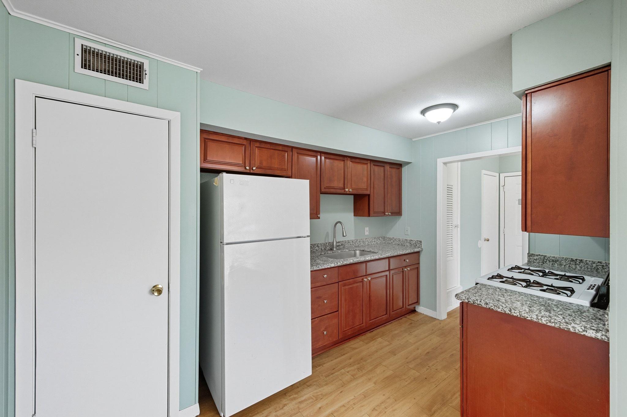 2208 Mission Hill Cir # 103, Austin, TX 78741