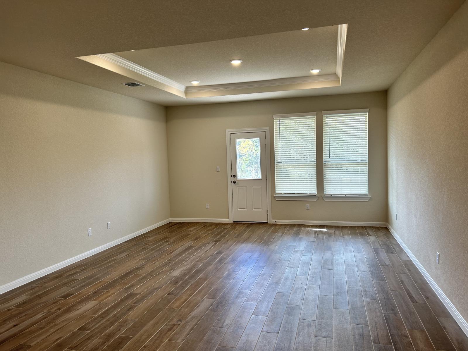 26 Snowy Plover Ln, Leander, TX 78642