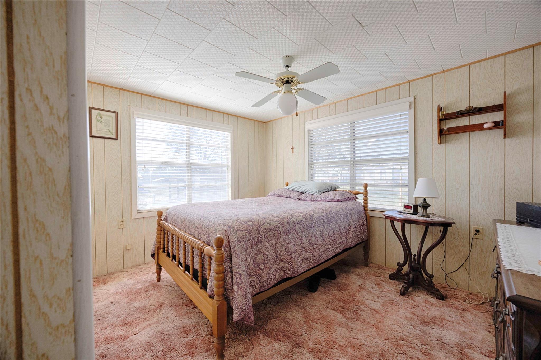 602 E Post Office St, Weimar, TX 78962