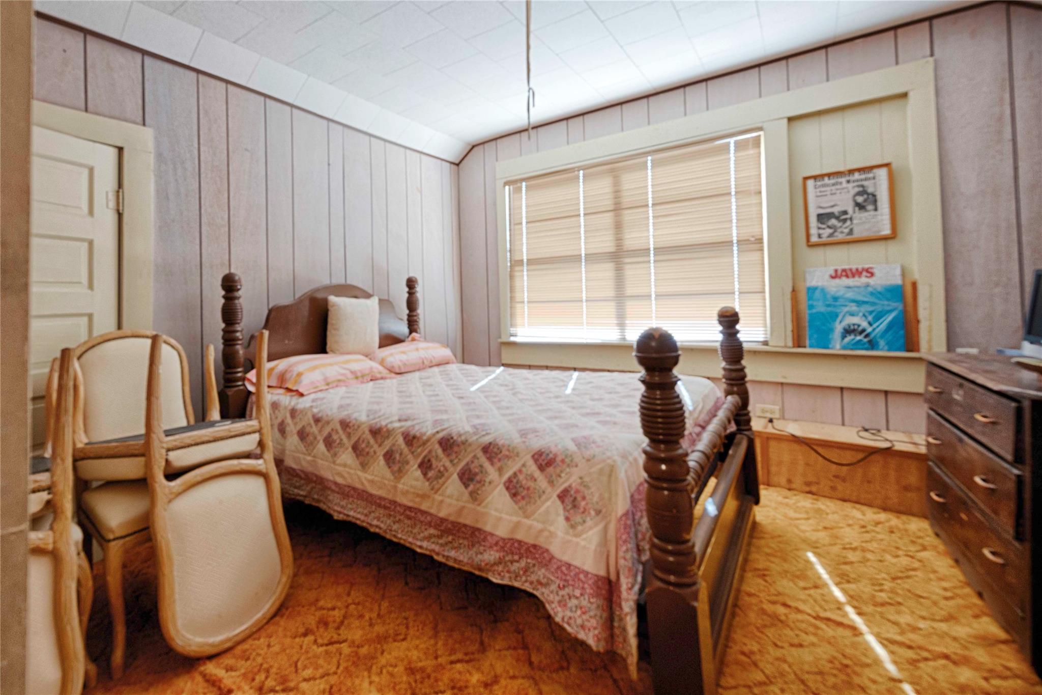 602 E Post Office St, Weimar, TX 78962