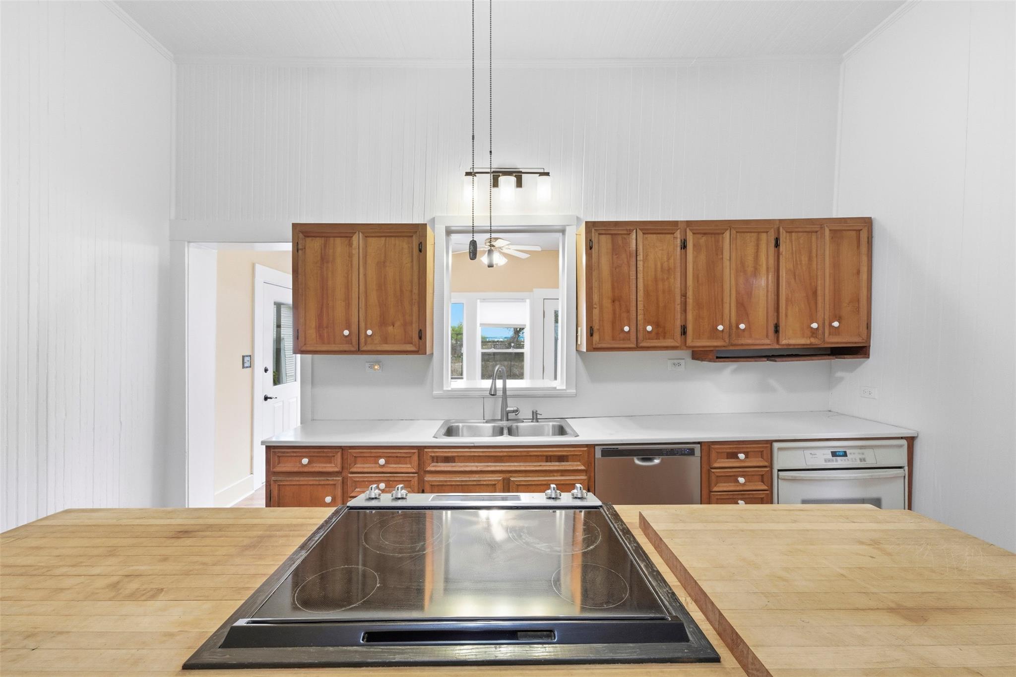 2102 Staples Rd, San Marcos, TX 78666