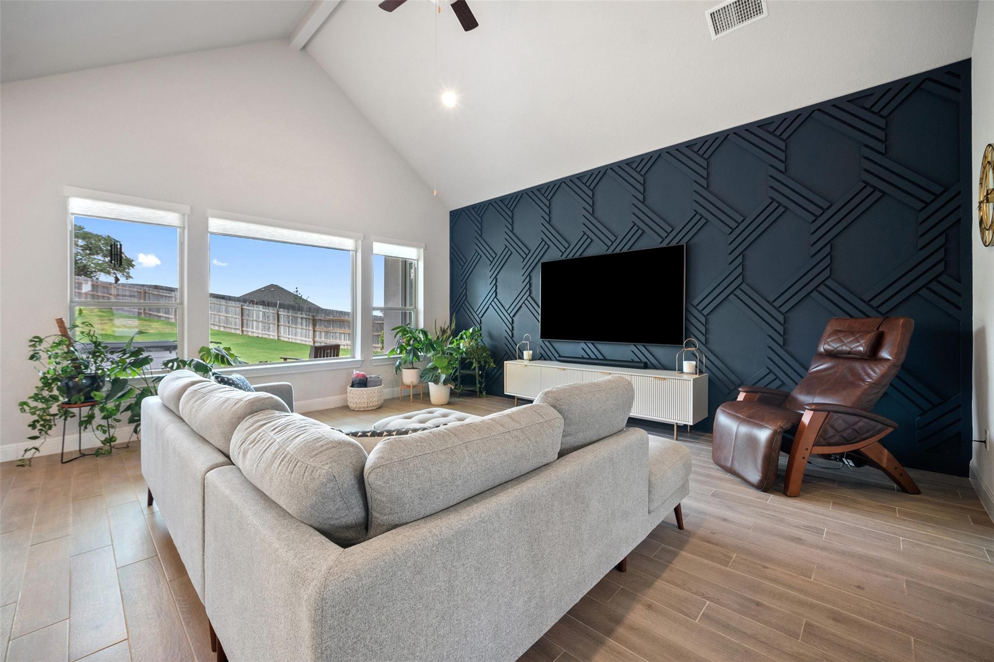 165 Lunar Loop, Dripping Springs, TX 78737