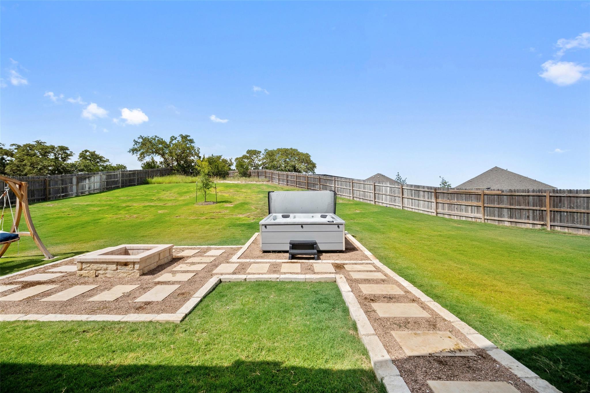 165 Lunar Loop, Dripping Springs, TX 78737