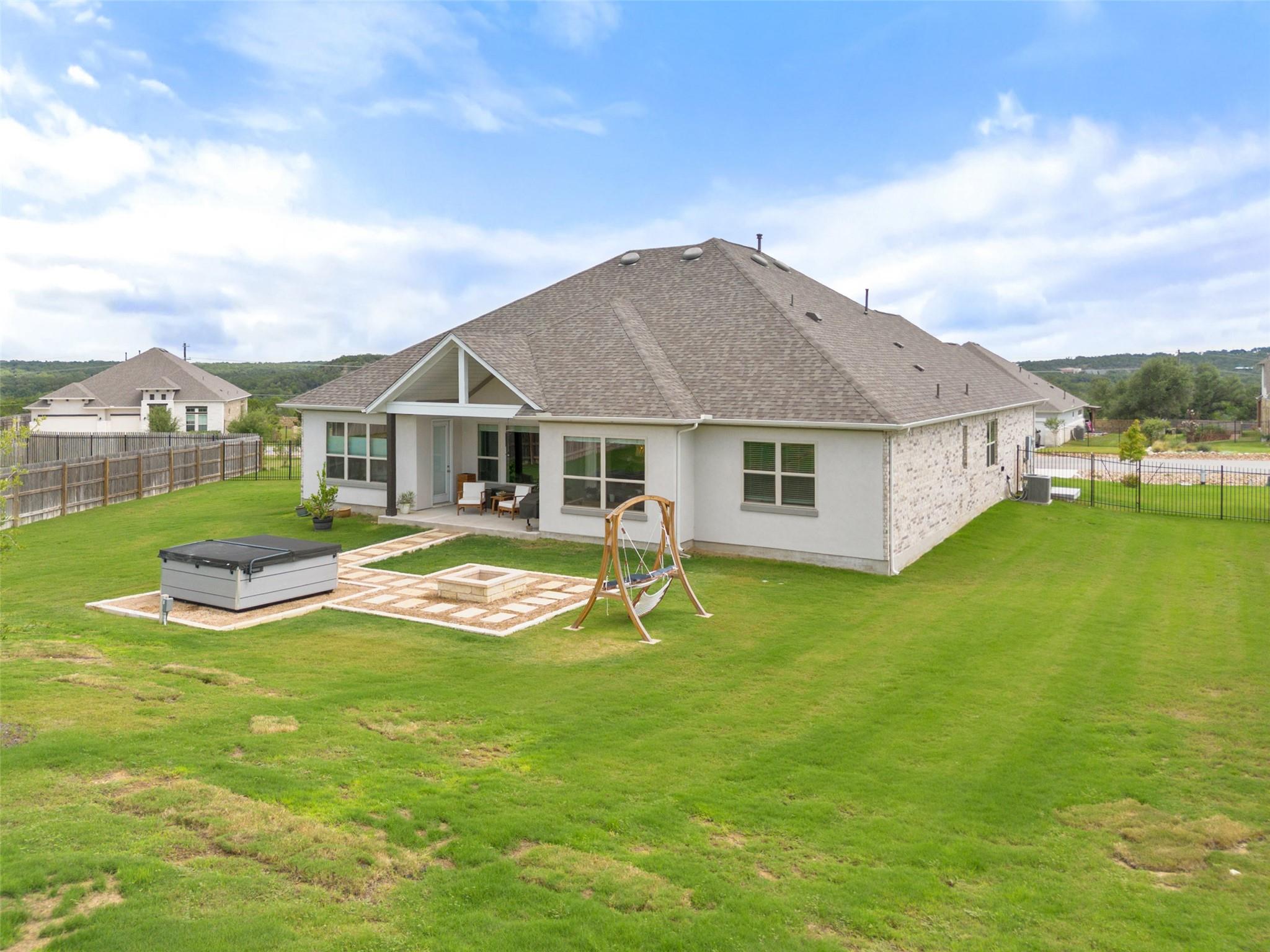 165 Lunar Loop, Dripping Springs, TX 78737