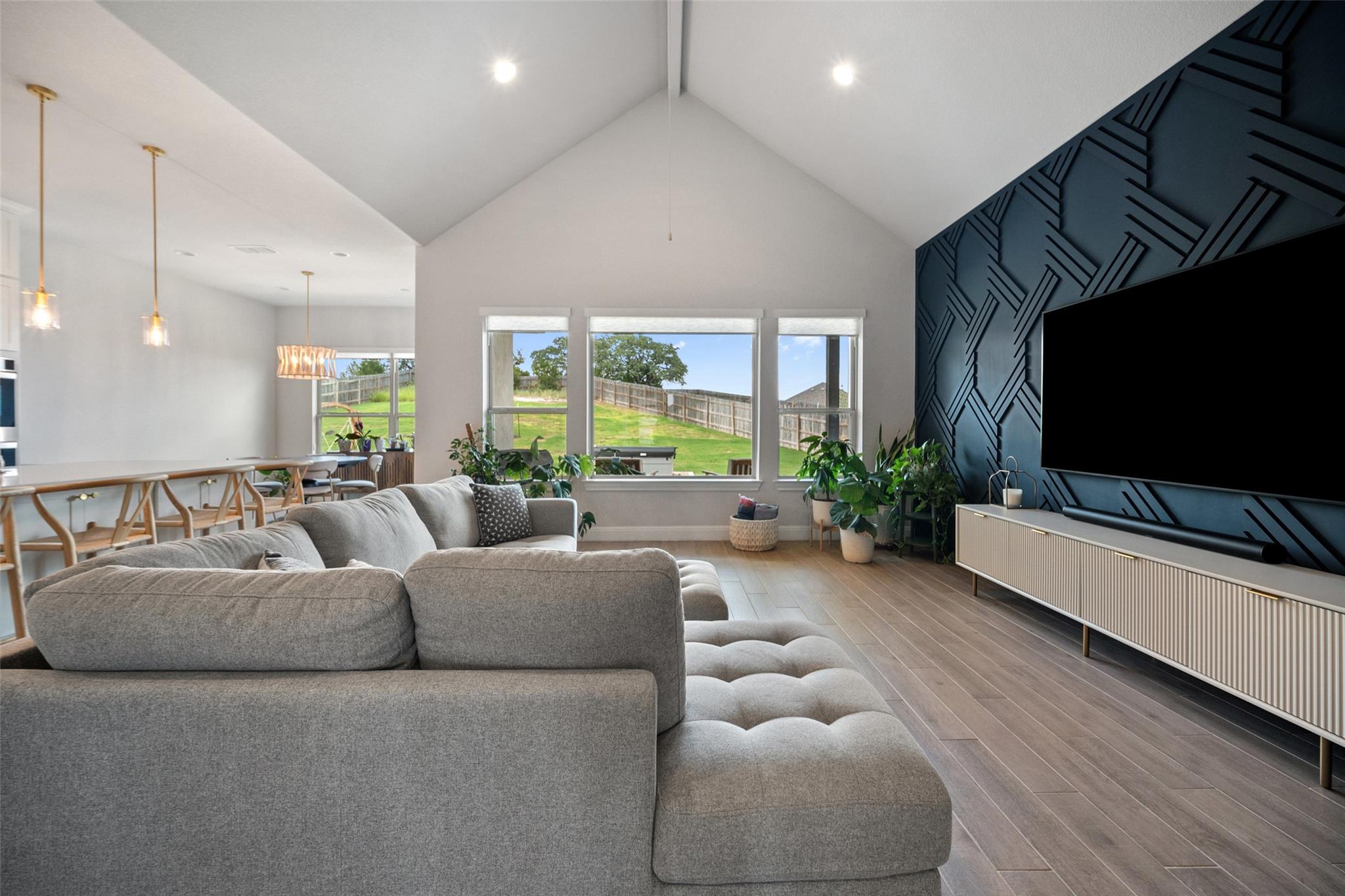 165 Lunar Loop, Dripping Springs, TX 78737