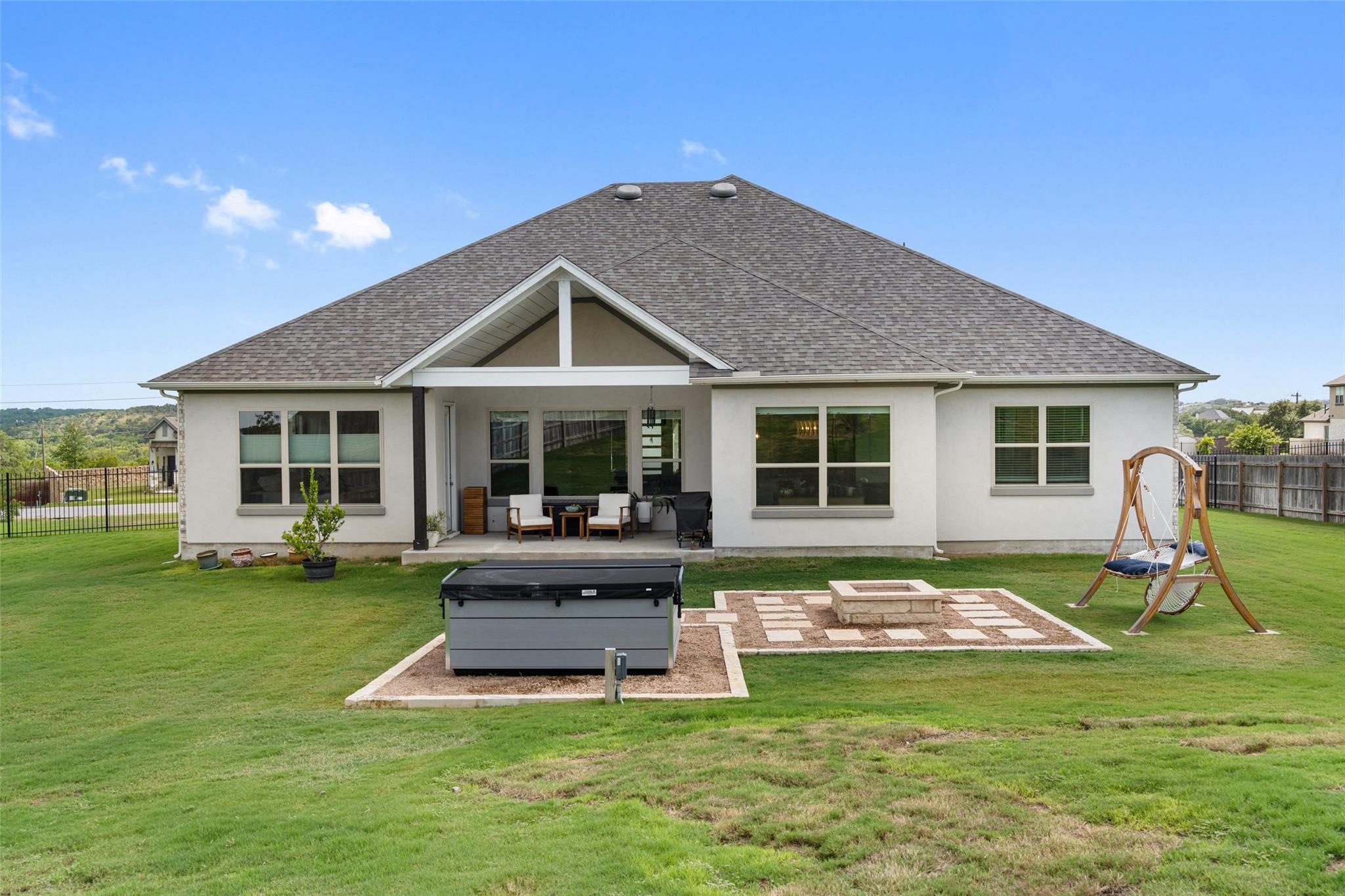 165 Lunar Loop, Dripping Springs, TX 78737