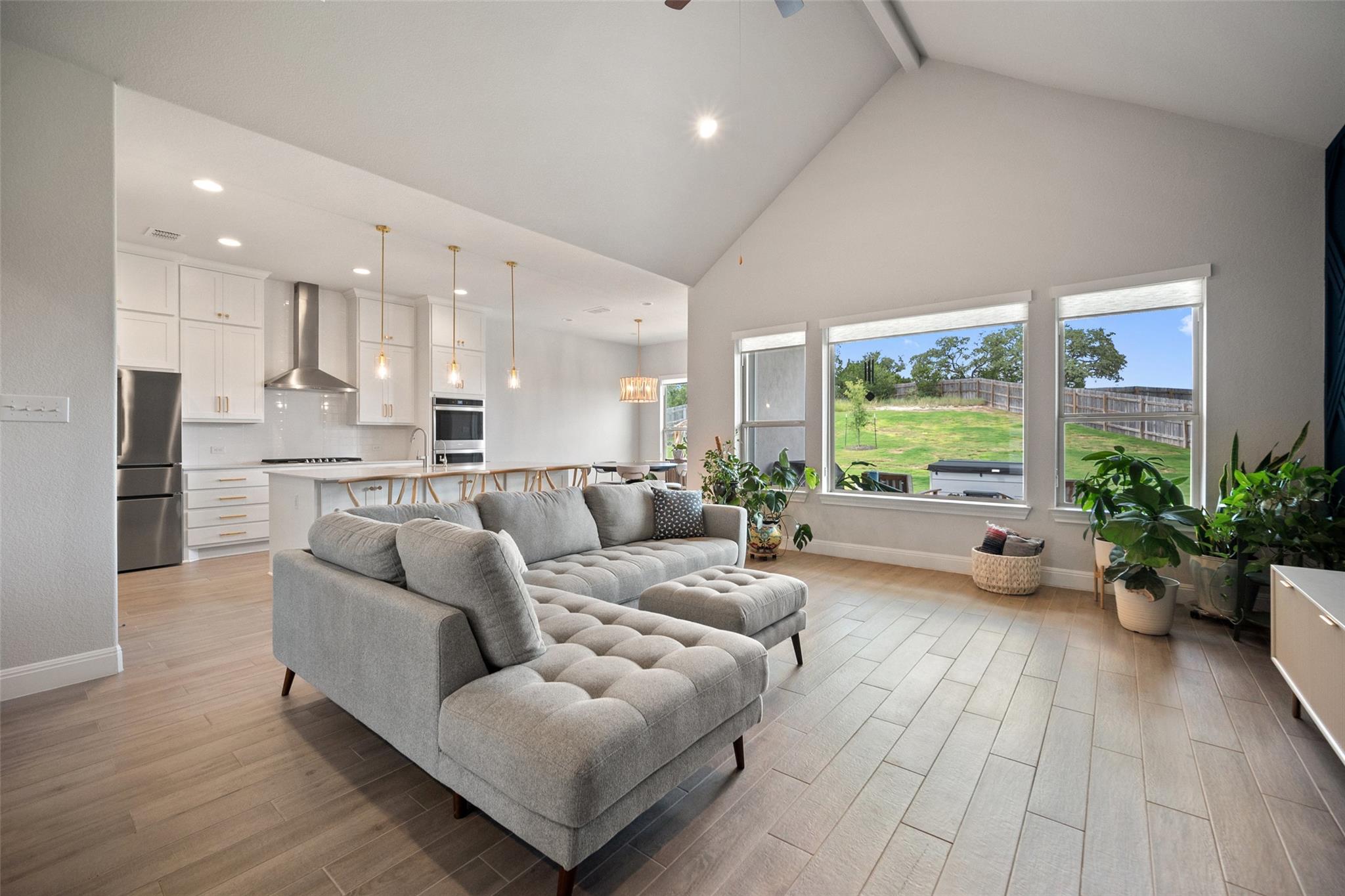 165 Lunar Loop, Dripping Springs, TX 78737