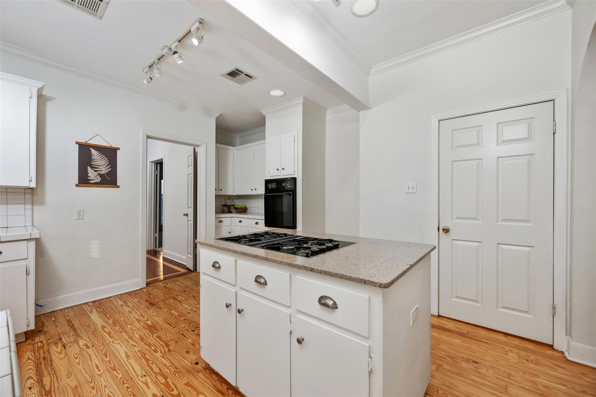 4111 Burnet Rd W, Austin, TX 78756