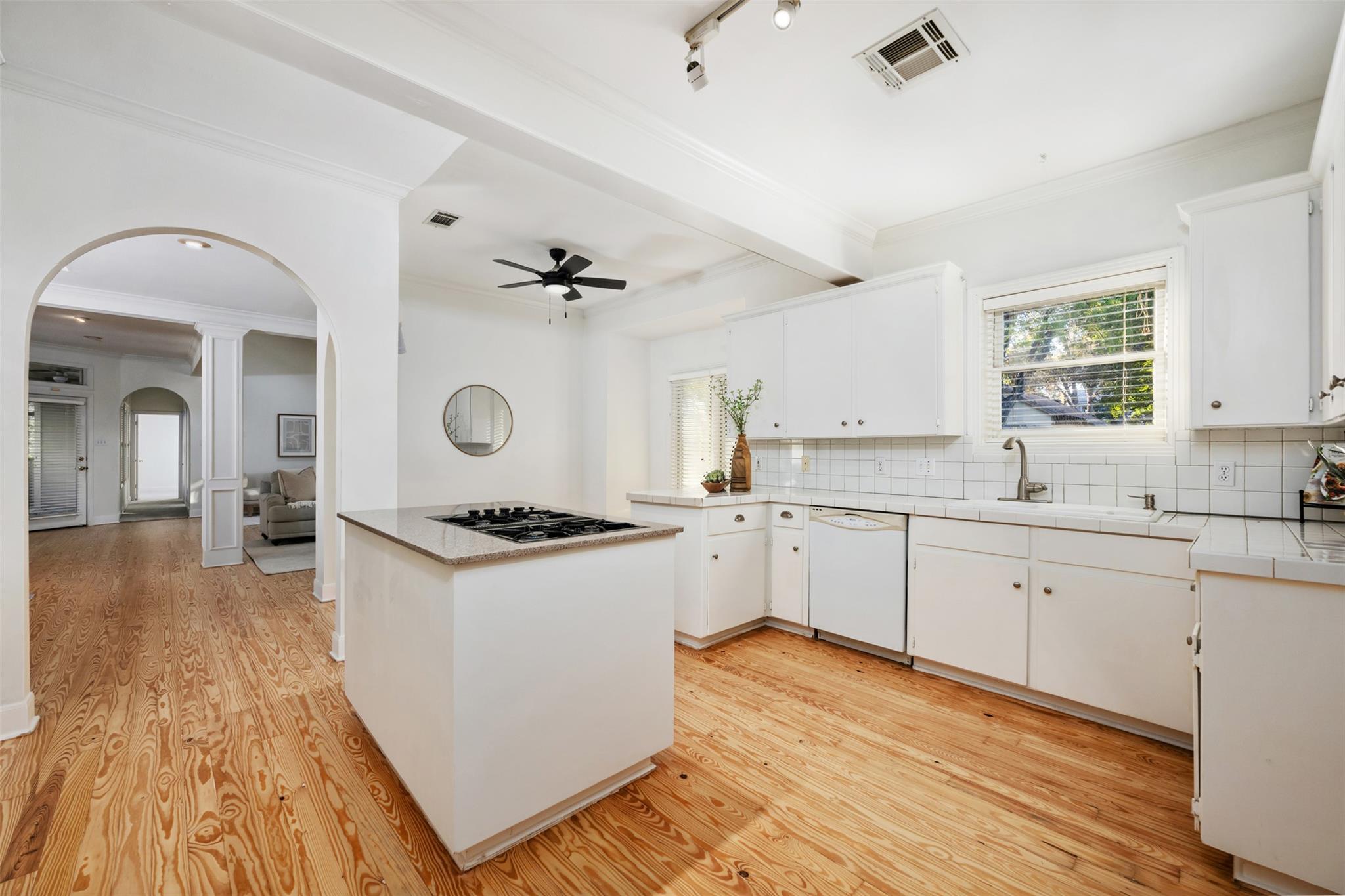 4111 Burnet Rd W, Austin, TX 78756