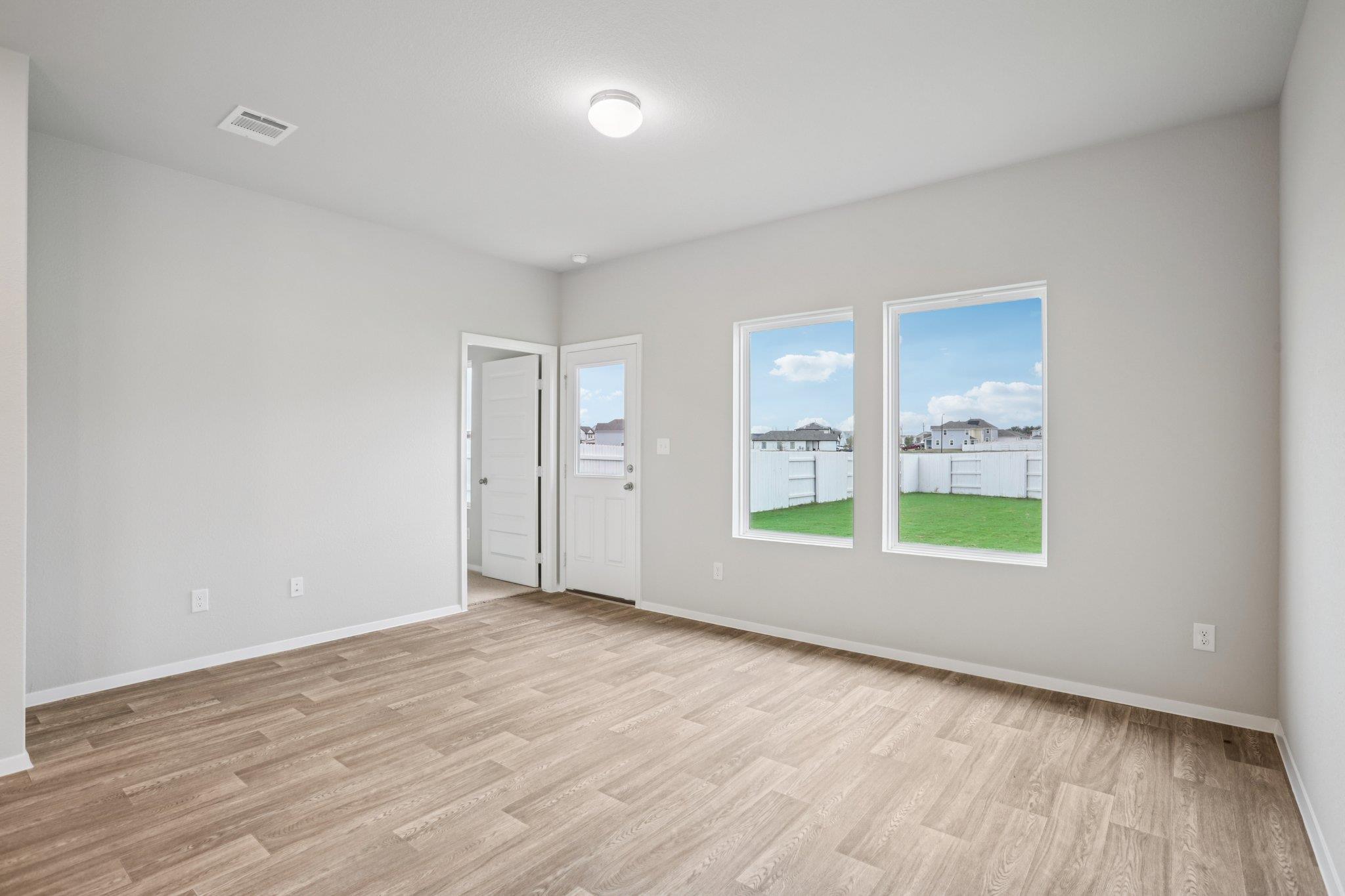 104 Summer Dr, Elgin, TX 78621