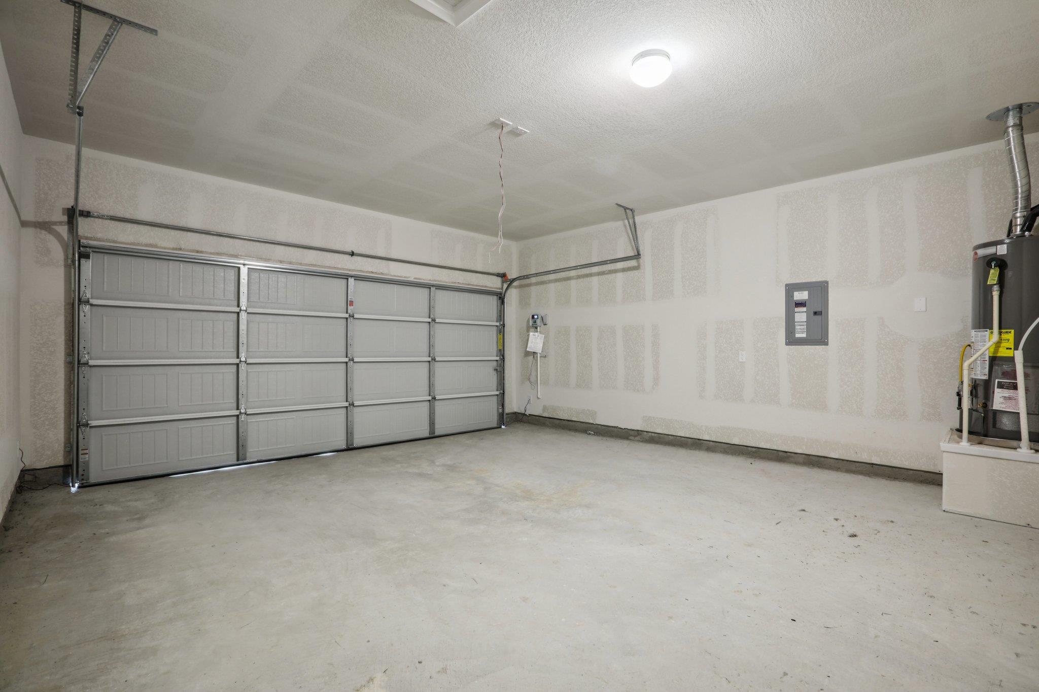 104 Summer Dr, Elgin, TX 78621