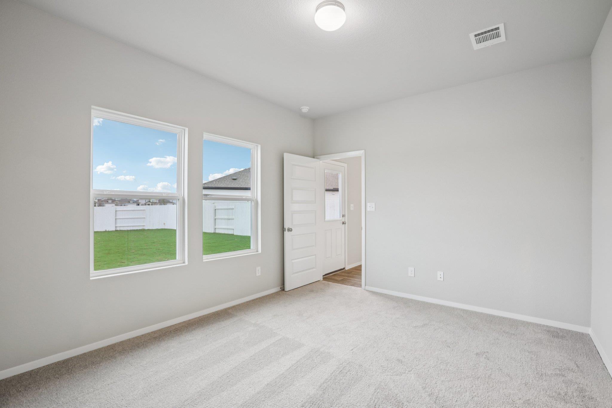 104 Summer Dr, Elgin, TX 78621