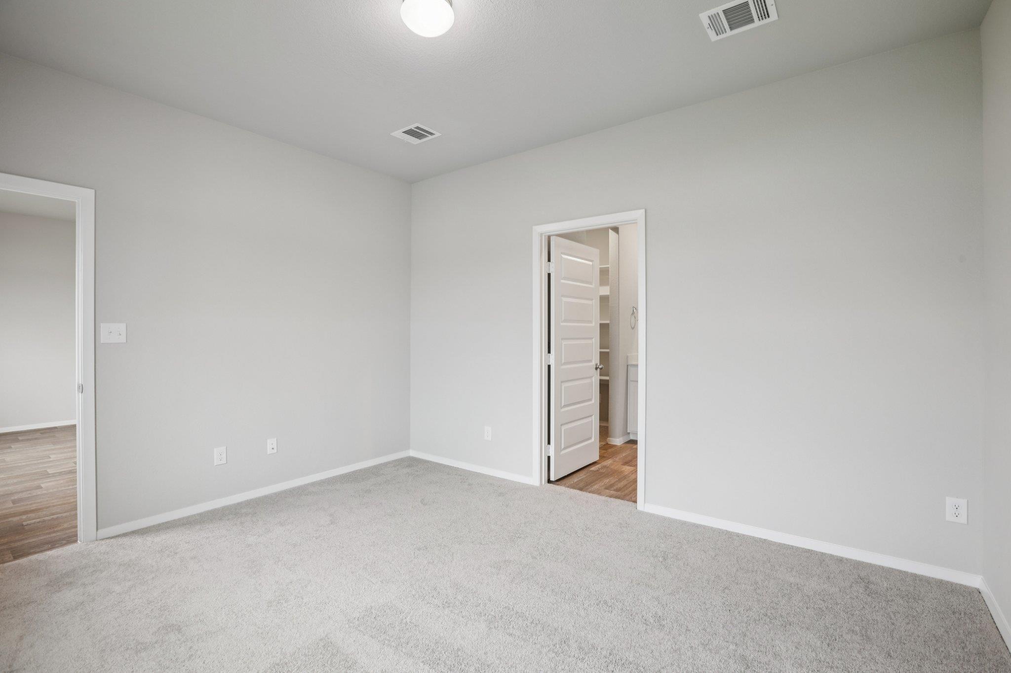 104 Summer Dr, Elgin, TX 78621