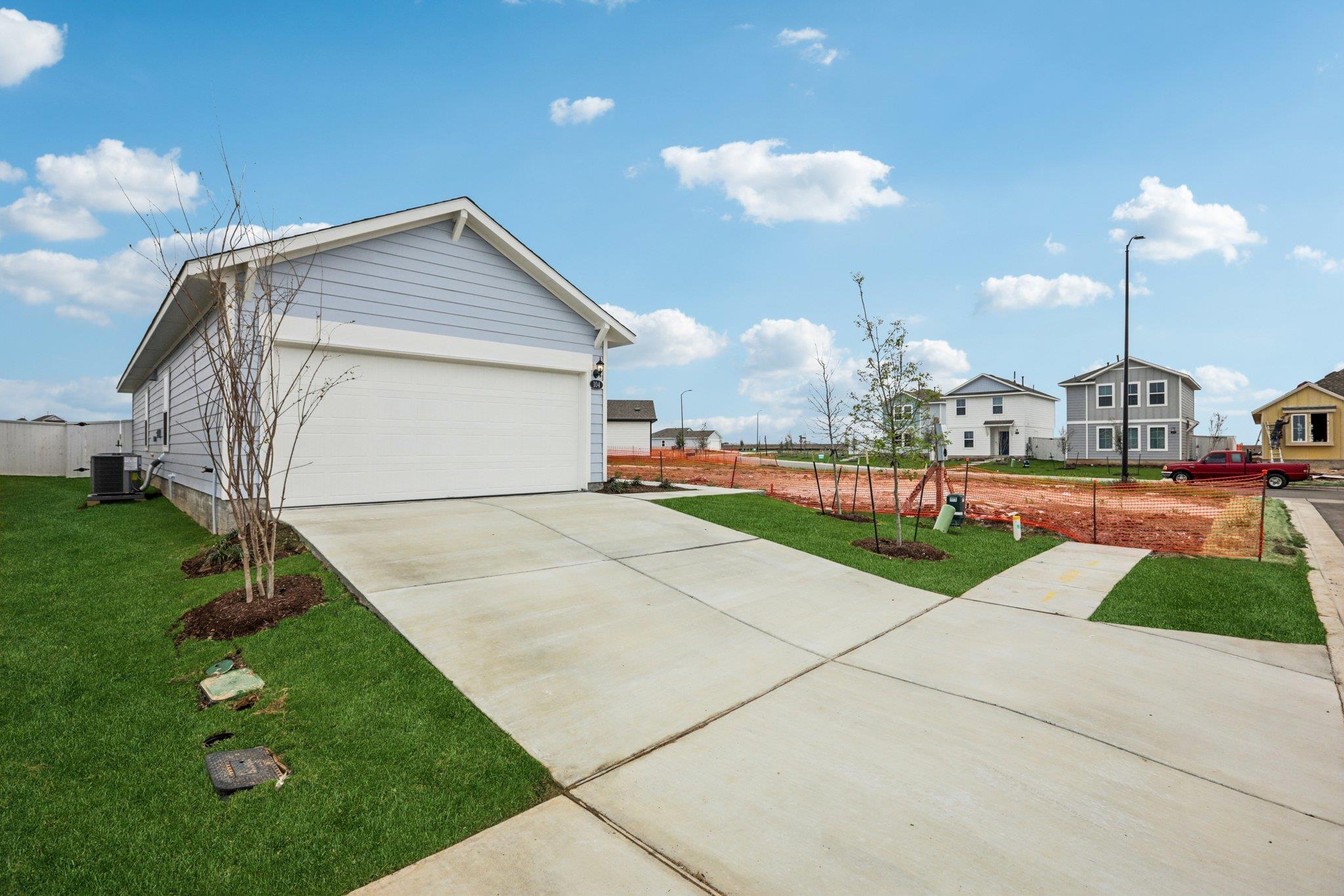 104 Summer Dr, Elgin, TX 78621