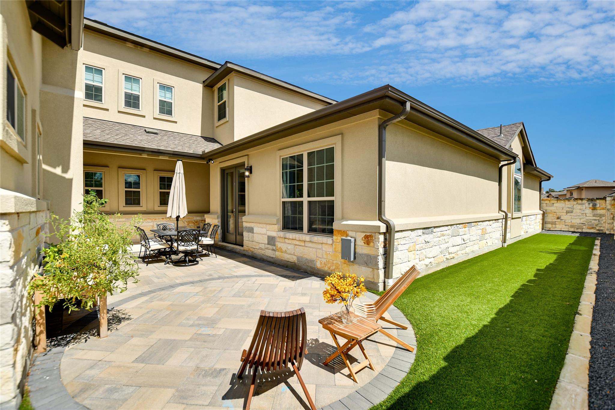 949 Indian Hawthorne Dr, Georgetown, TX 78628